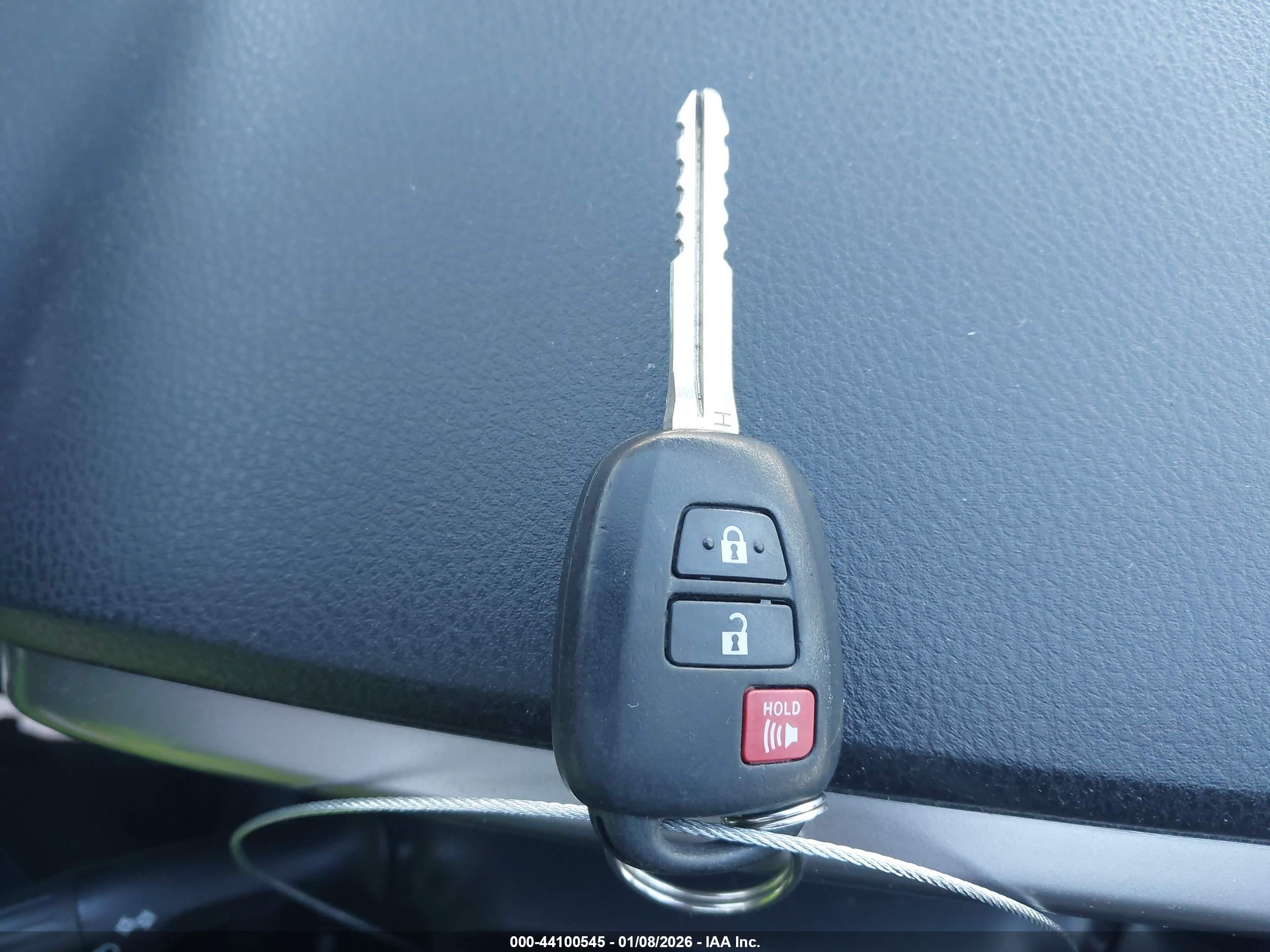 TOYOTA RAV4 image 11