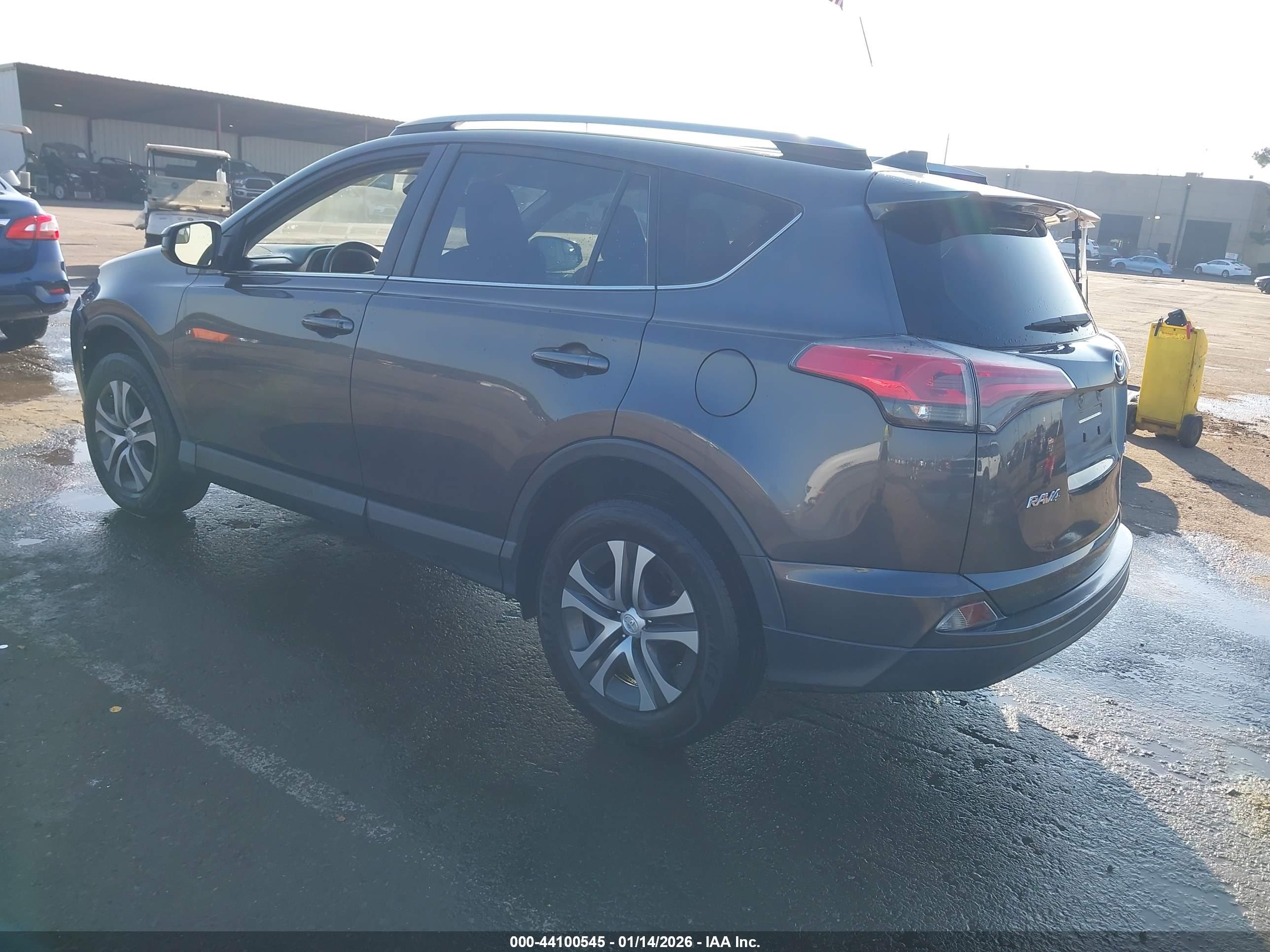 TOYOTA RAV4 image 3