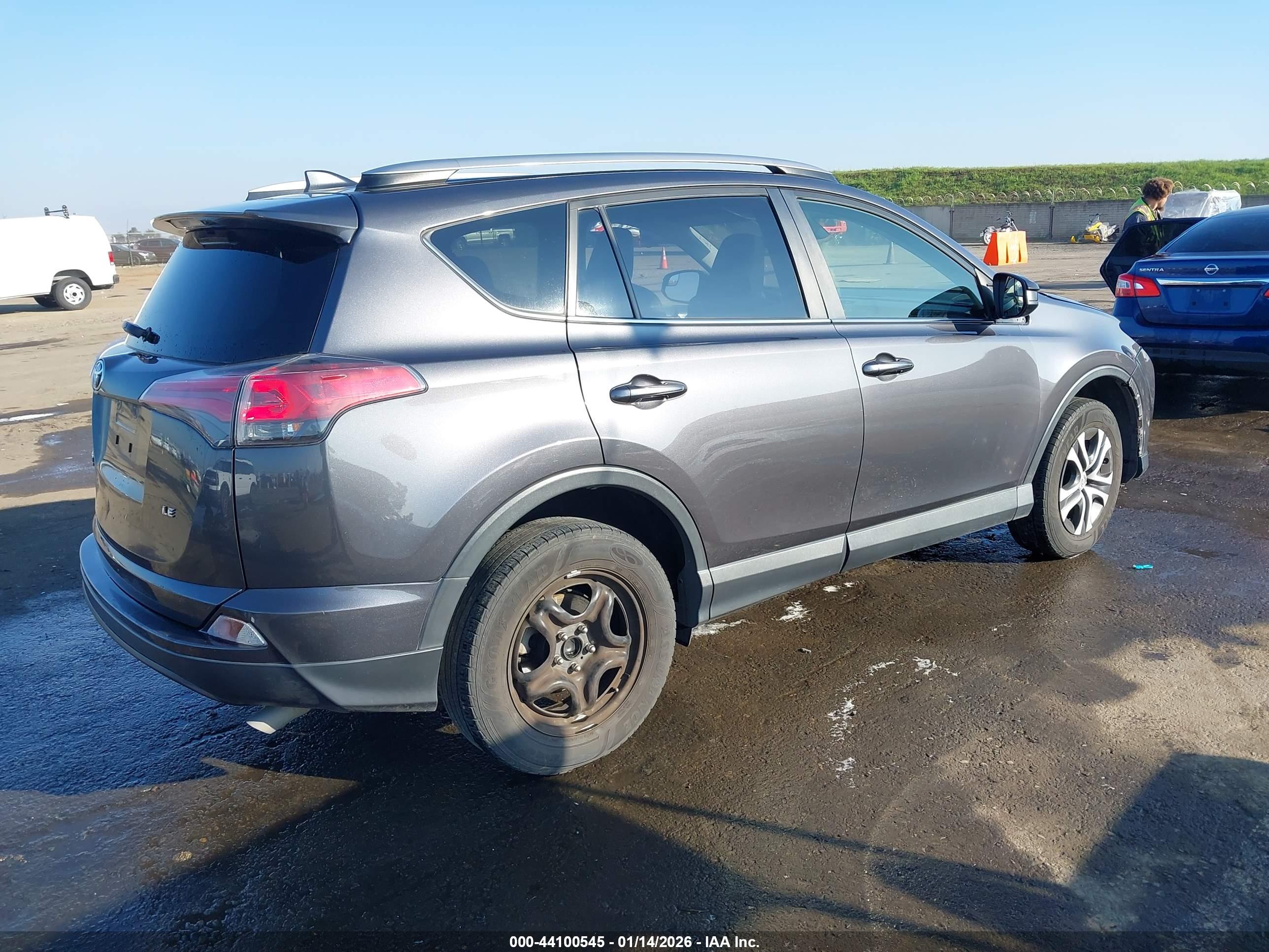 TOYOTA RAV4 image 4