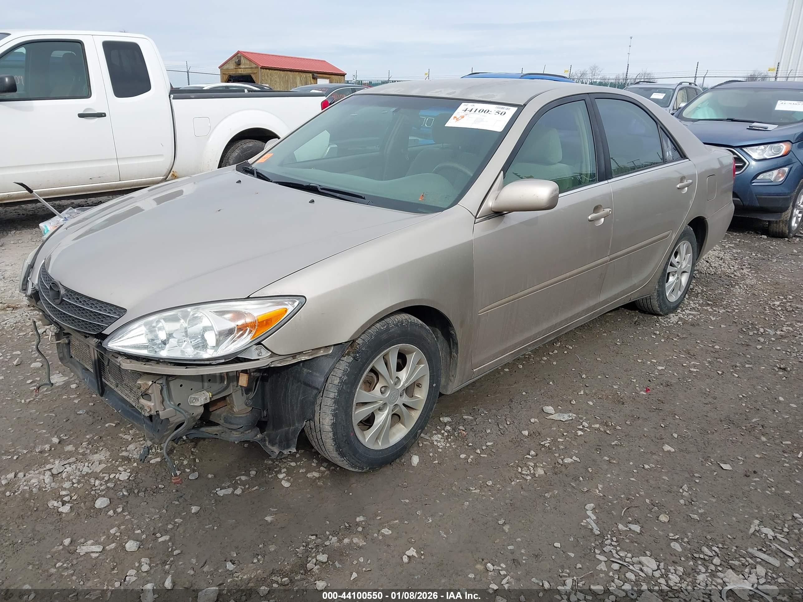 TOYOTA CAMRY image 2