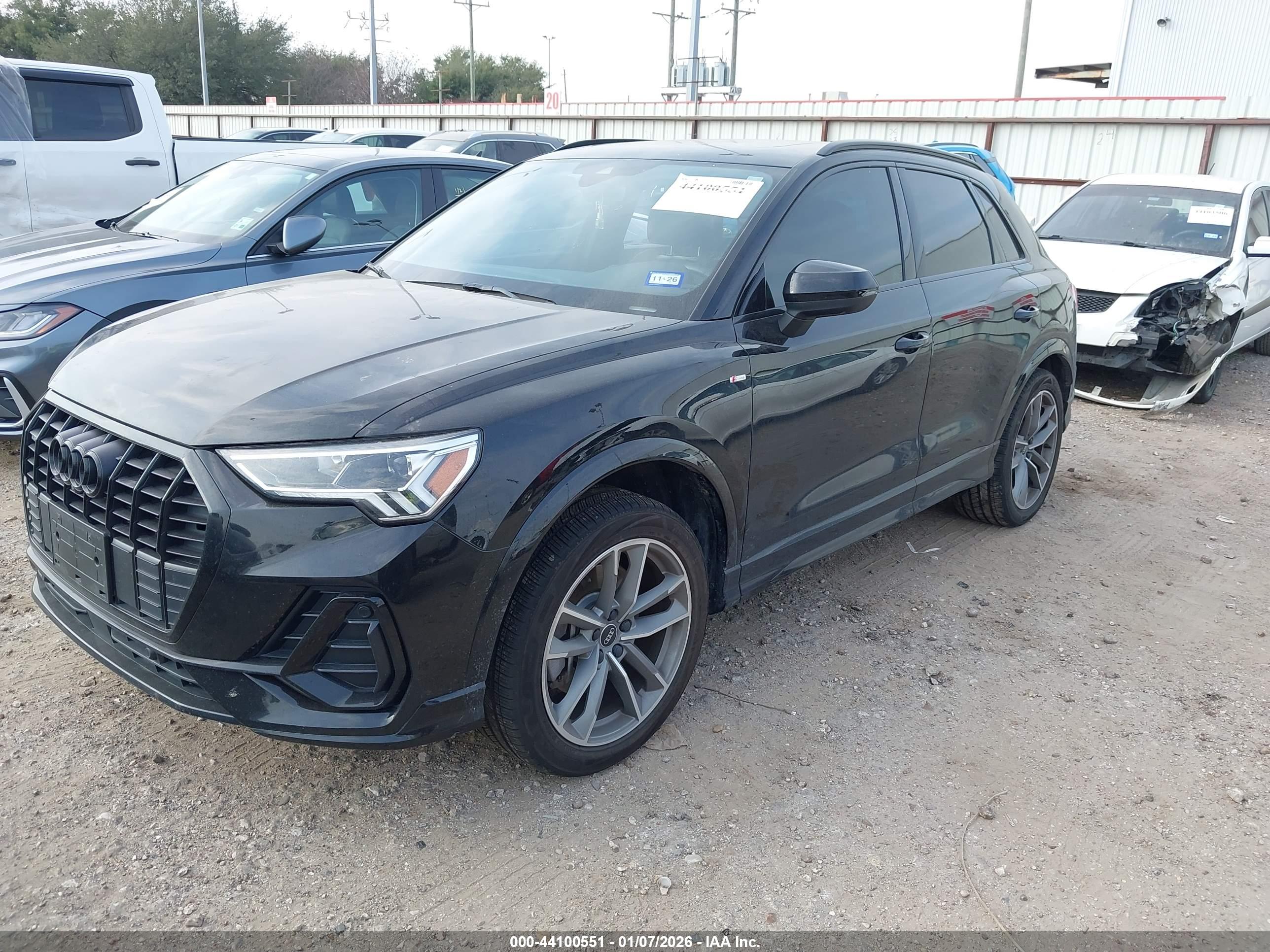 AUDI Q3 image 2