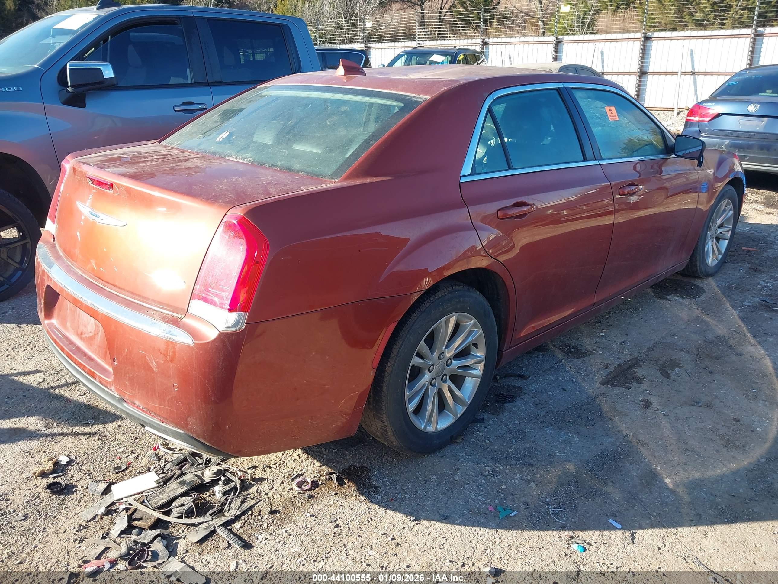 CHRYSLER 300 image 4