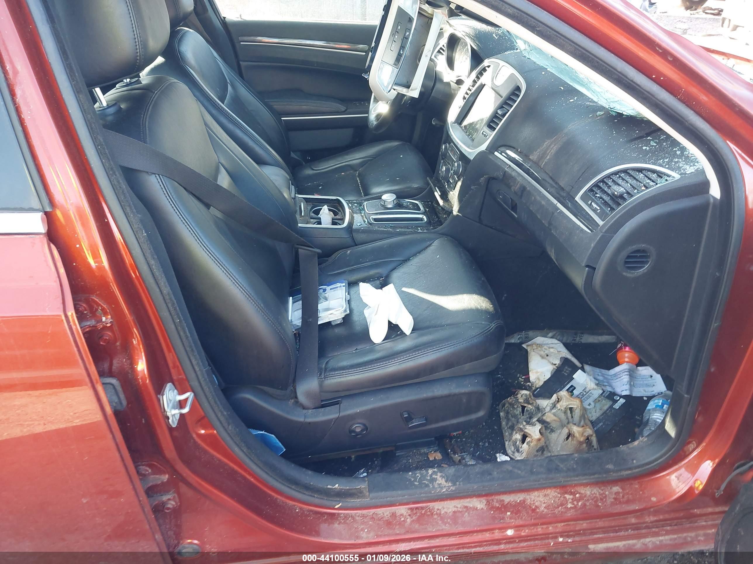 CHRYSLER 300 image 5