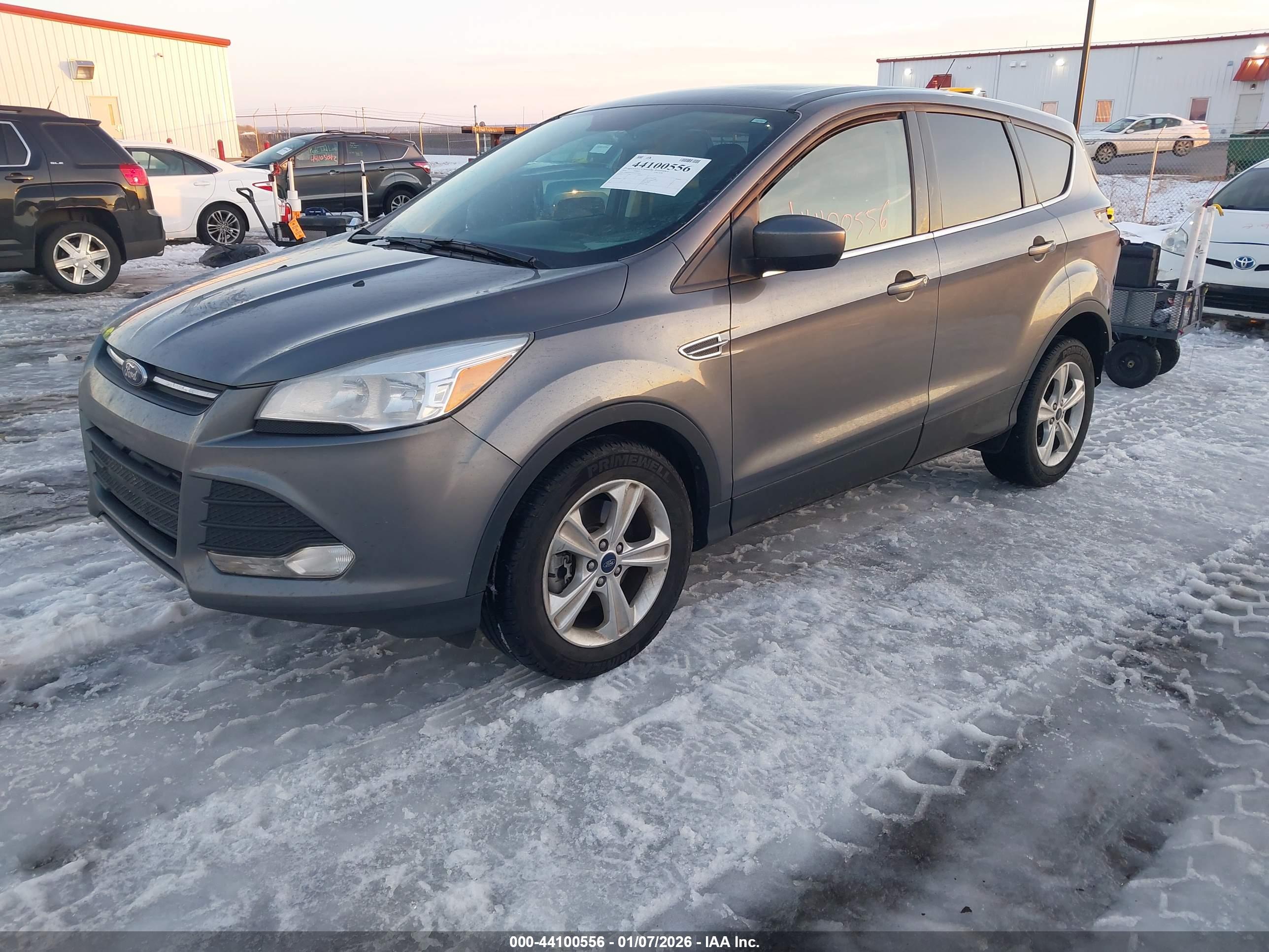 FORD ESCAPE image 2