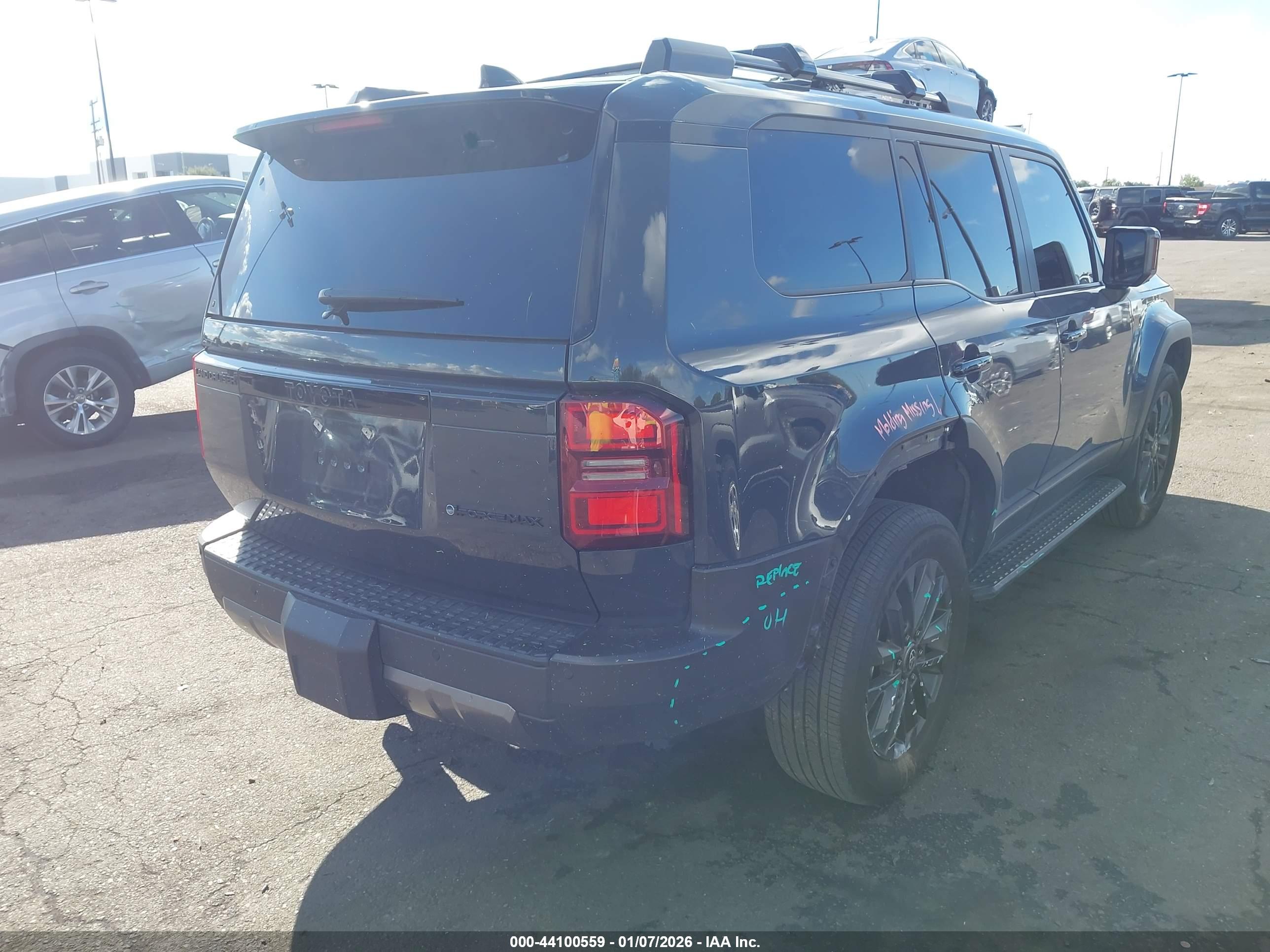 TOYOTA LAND image 4