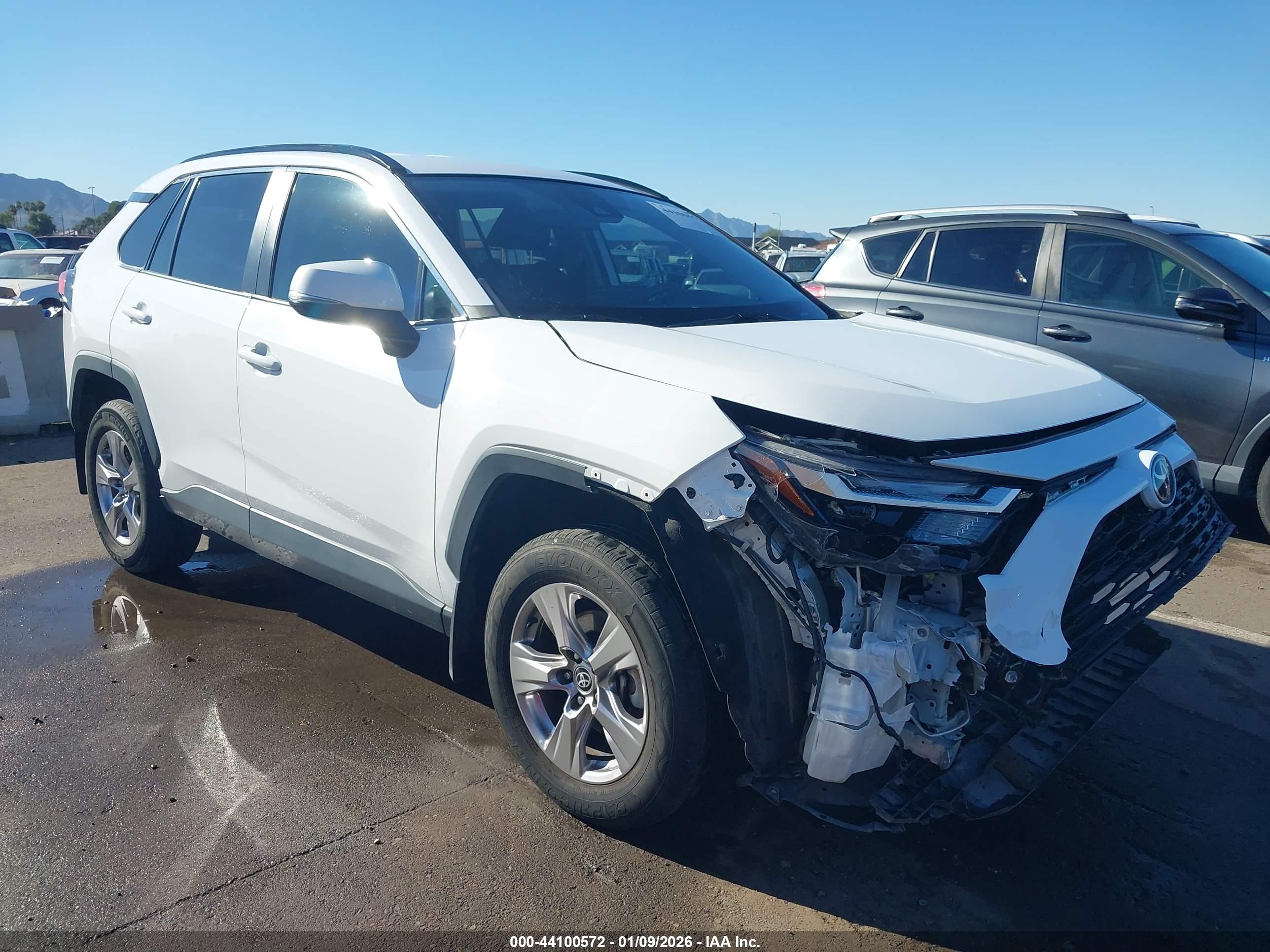 TOYOTA RAV4 image 6