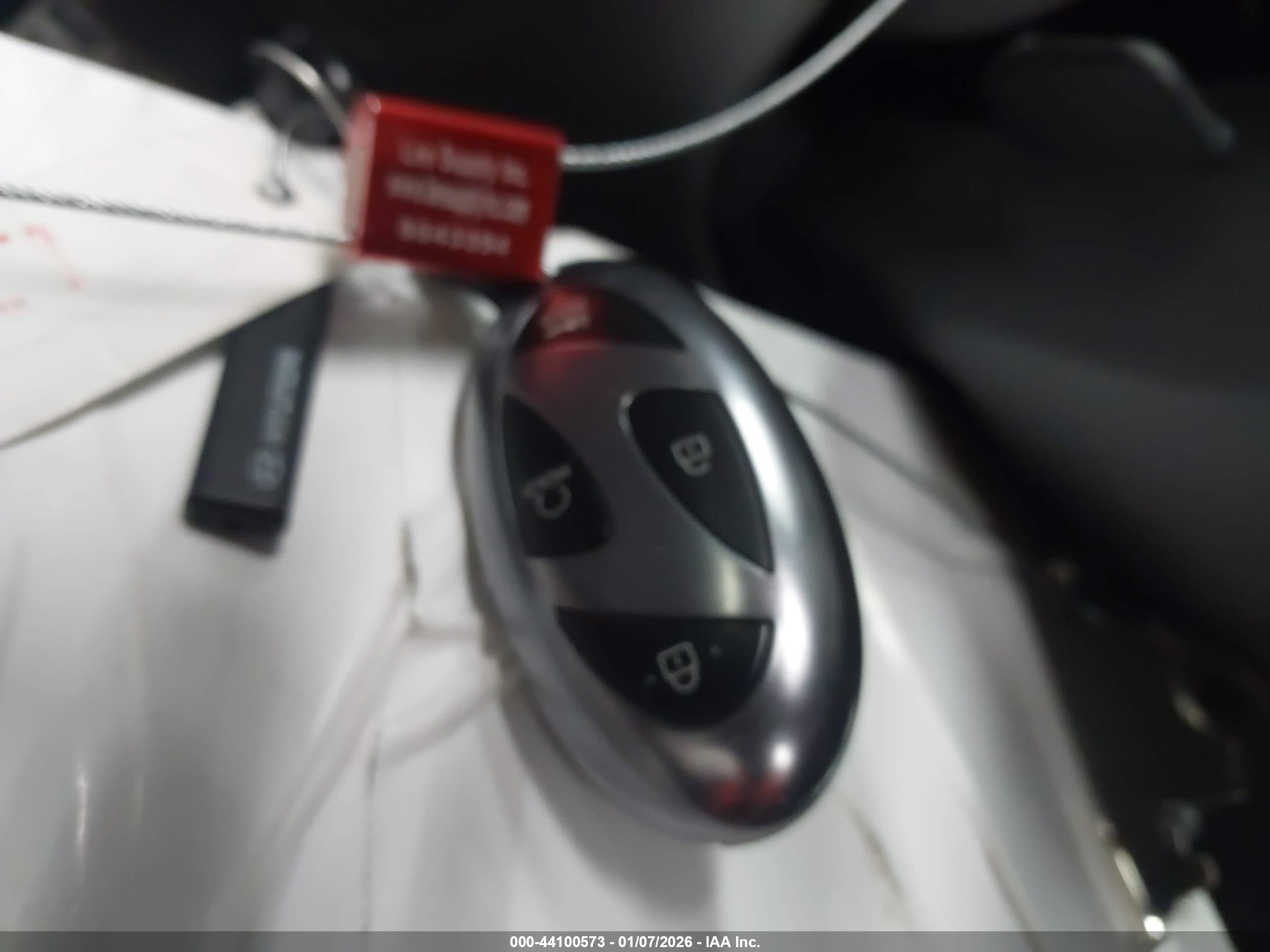 HYUNDAI ELANTRA image 11
