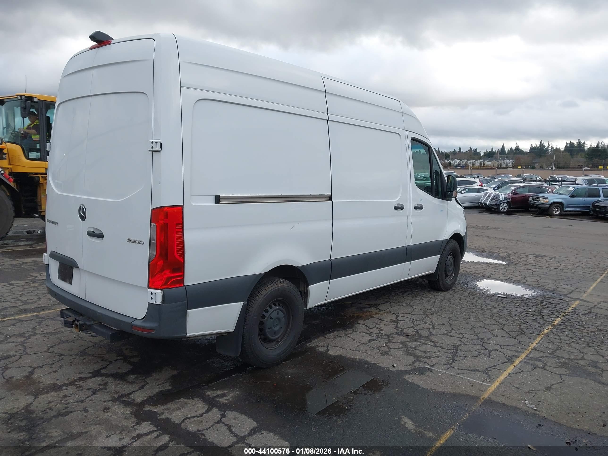 MERCEDES-BENZ SPRINTER image 4