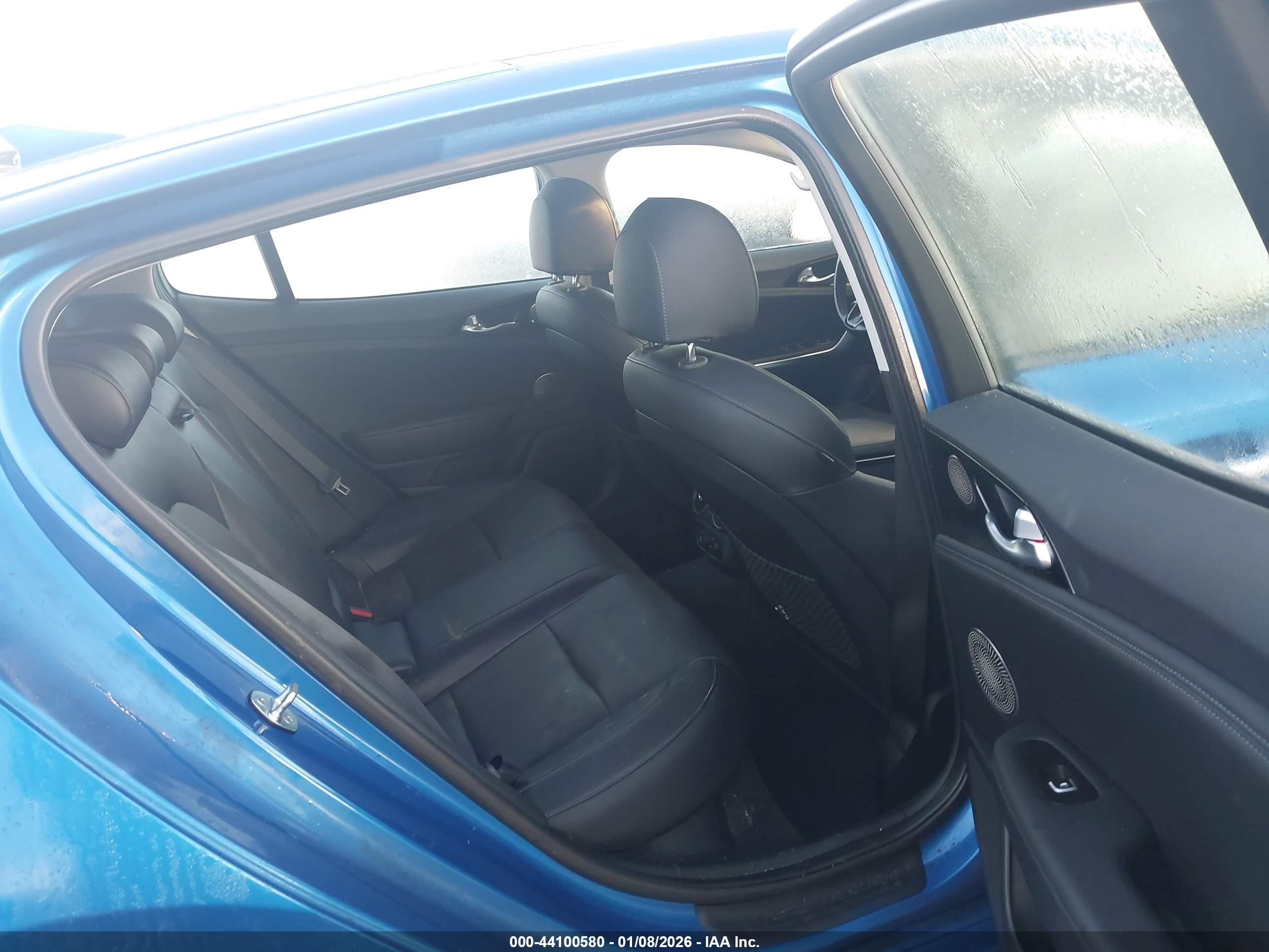 KIA STINGER image 8