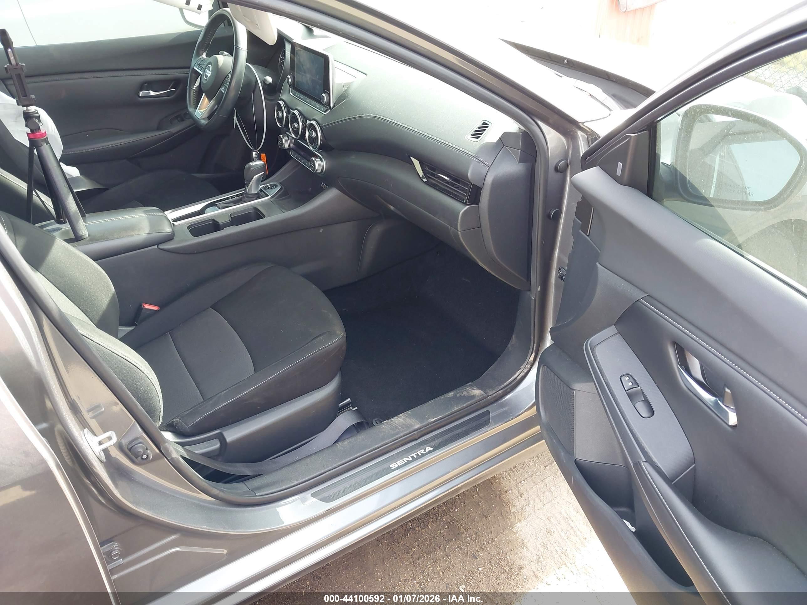 NISSAN SENTRA image 5