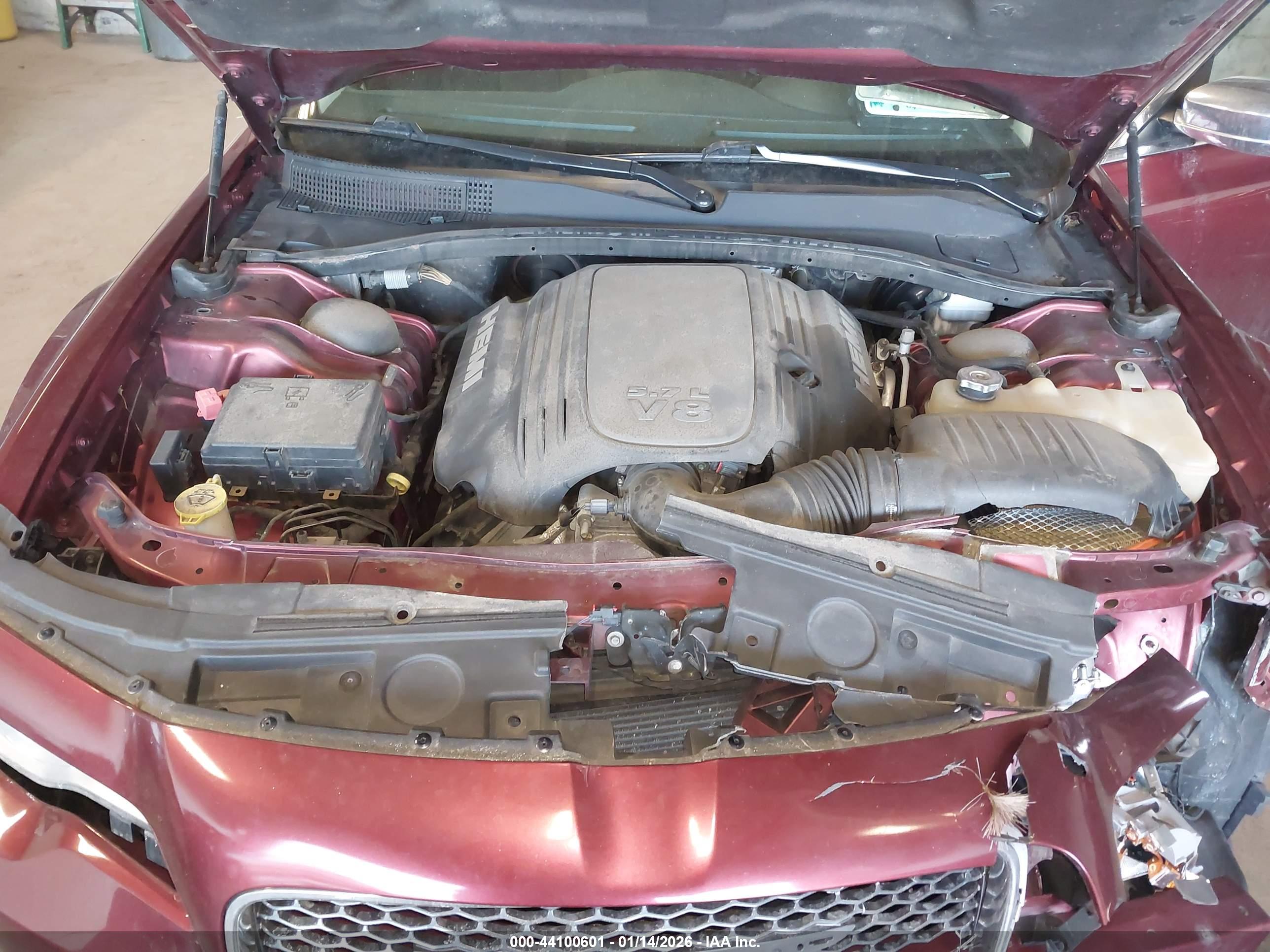 CHRYSLER 300C image 10