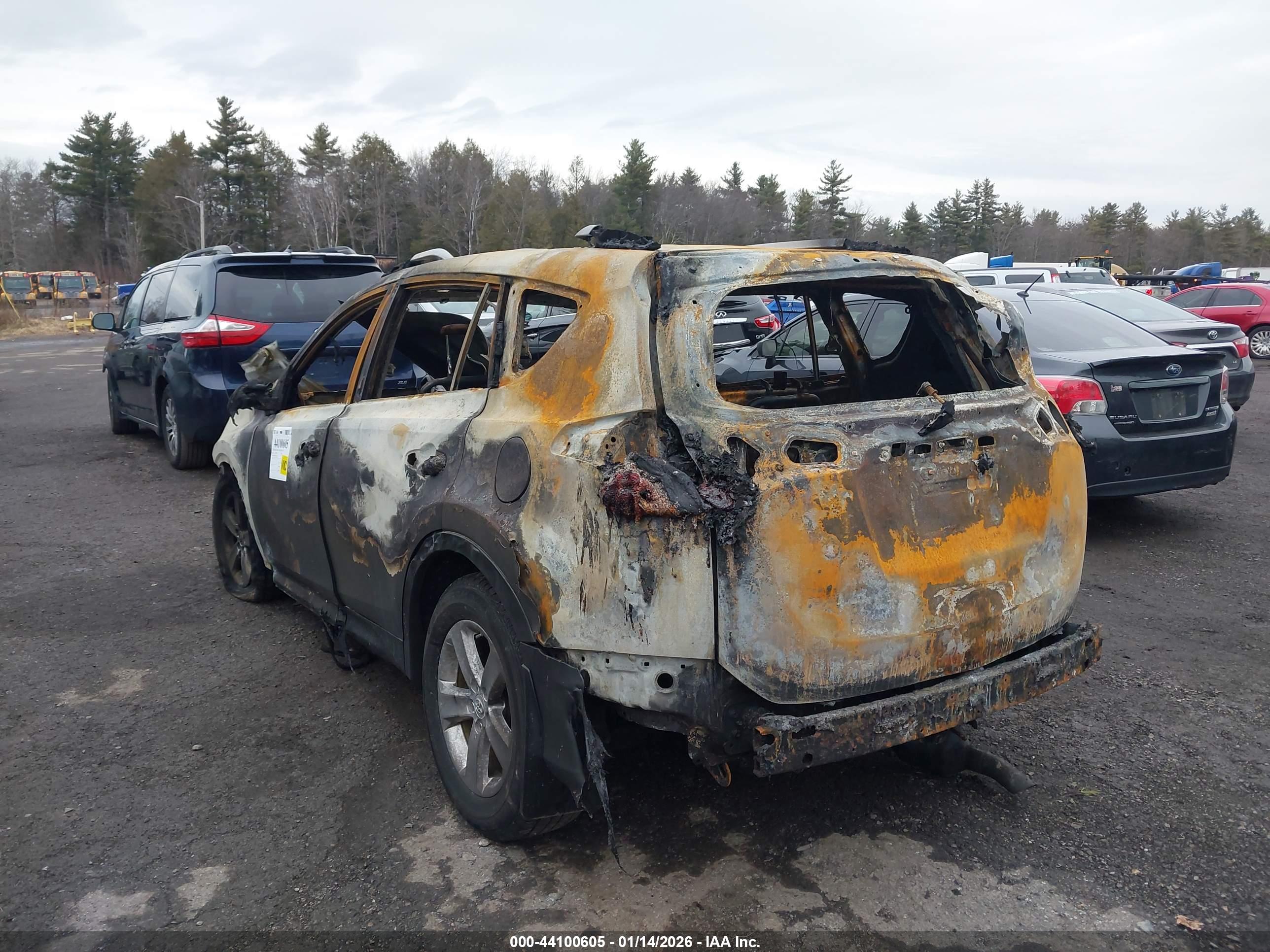 TOYOTA RAV4 image 3