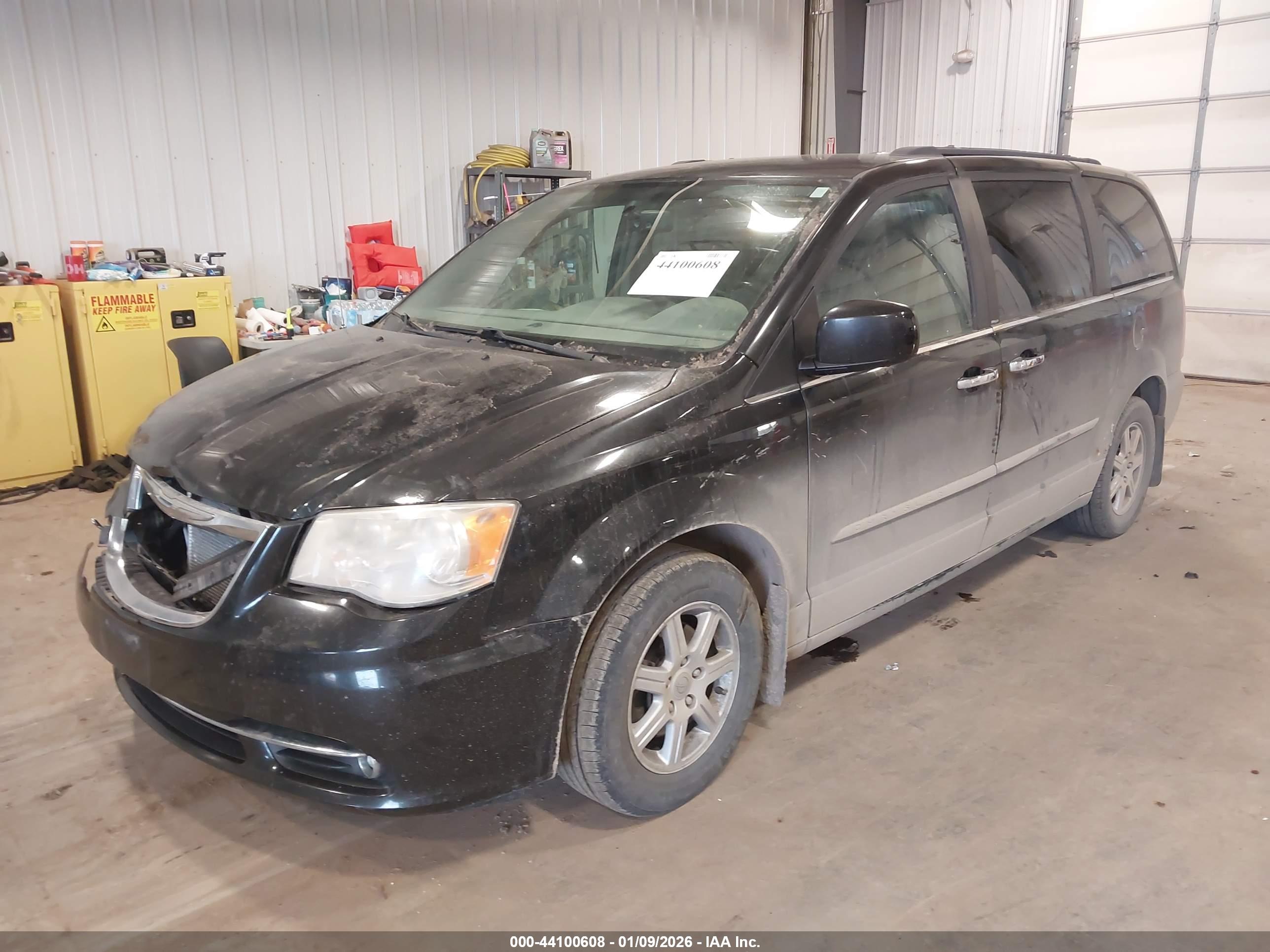 CHRYSLER TOWN image 2