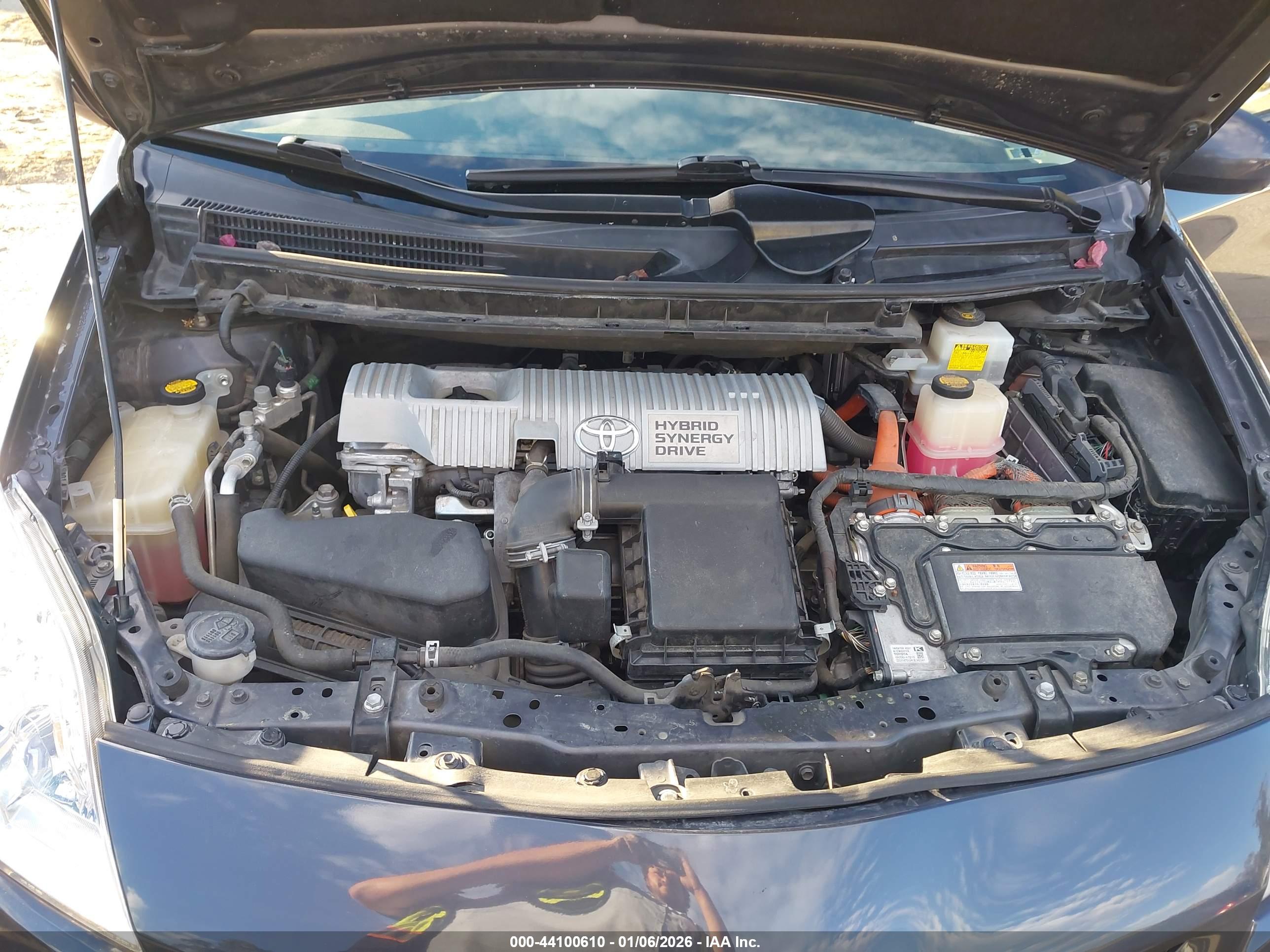 TOYOTA PRIUS image 10