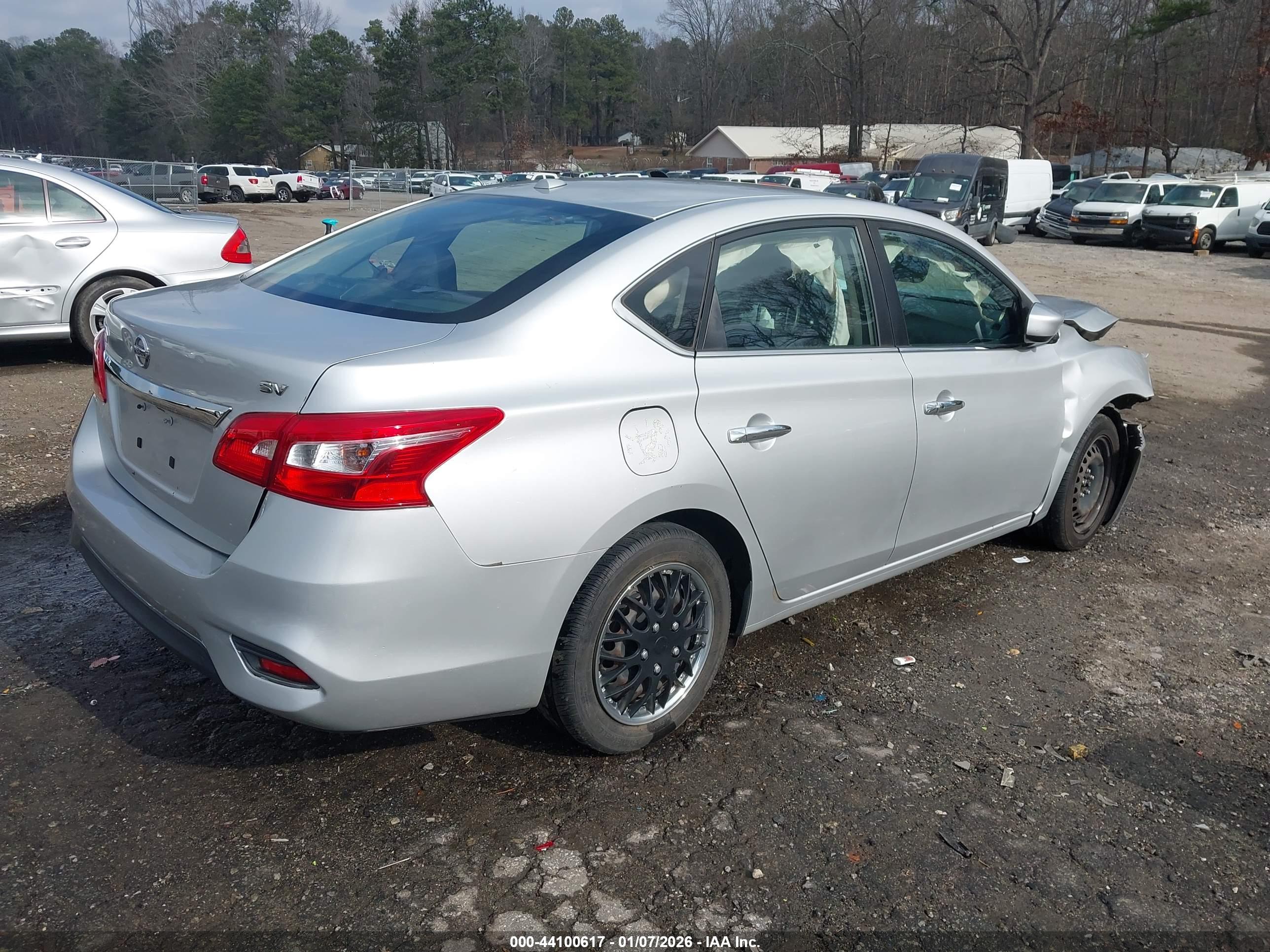 NISSAN SENTRA image 4