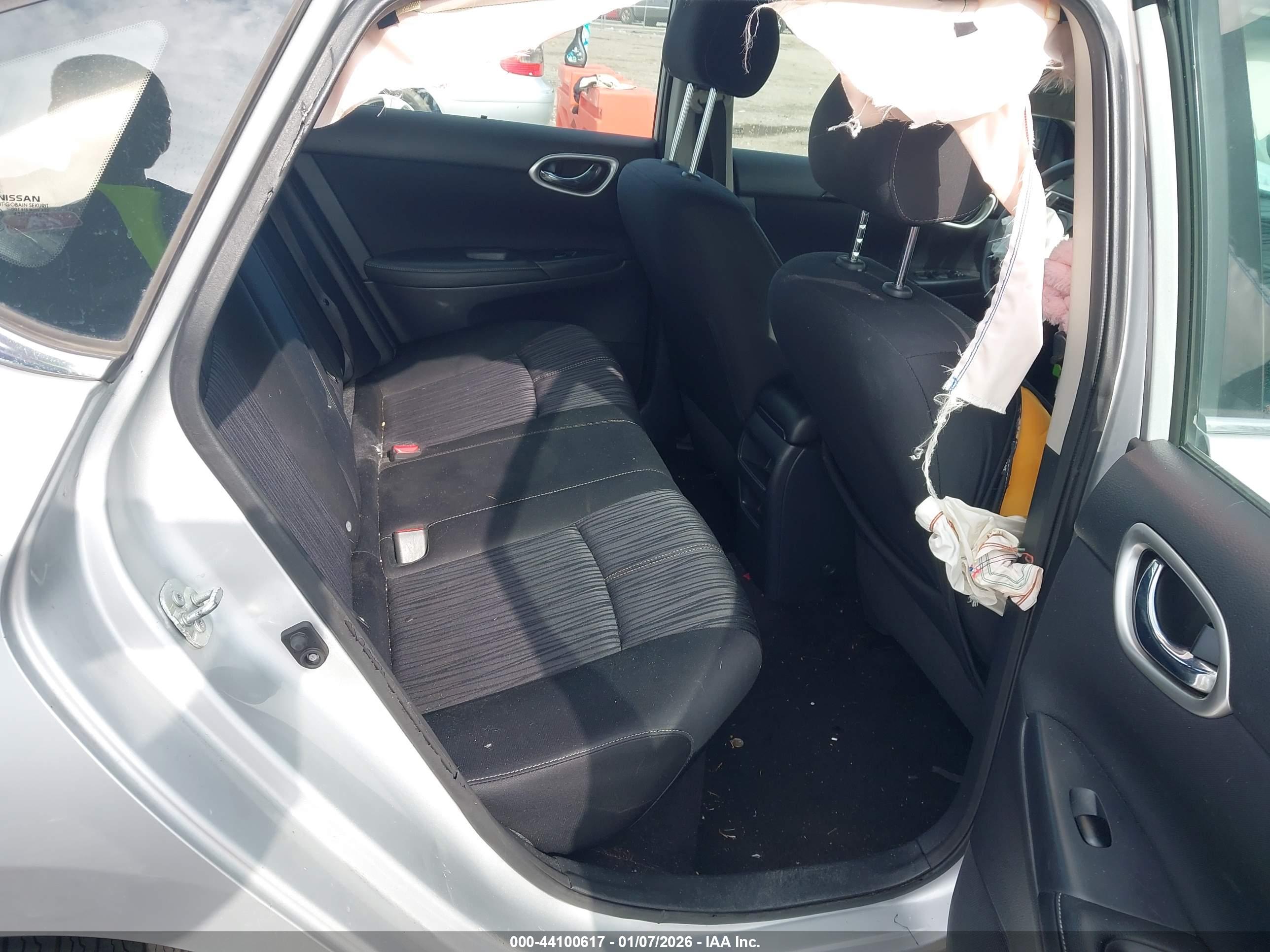 NISSAN SENTRA image 8