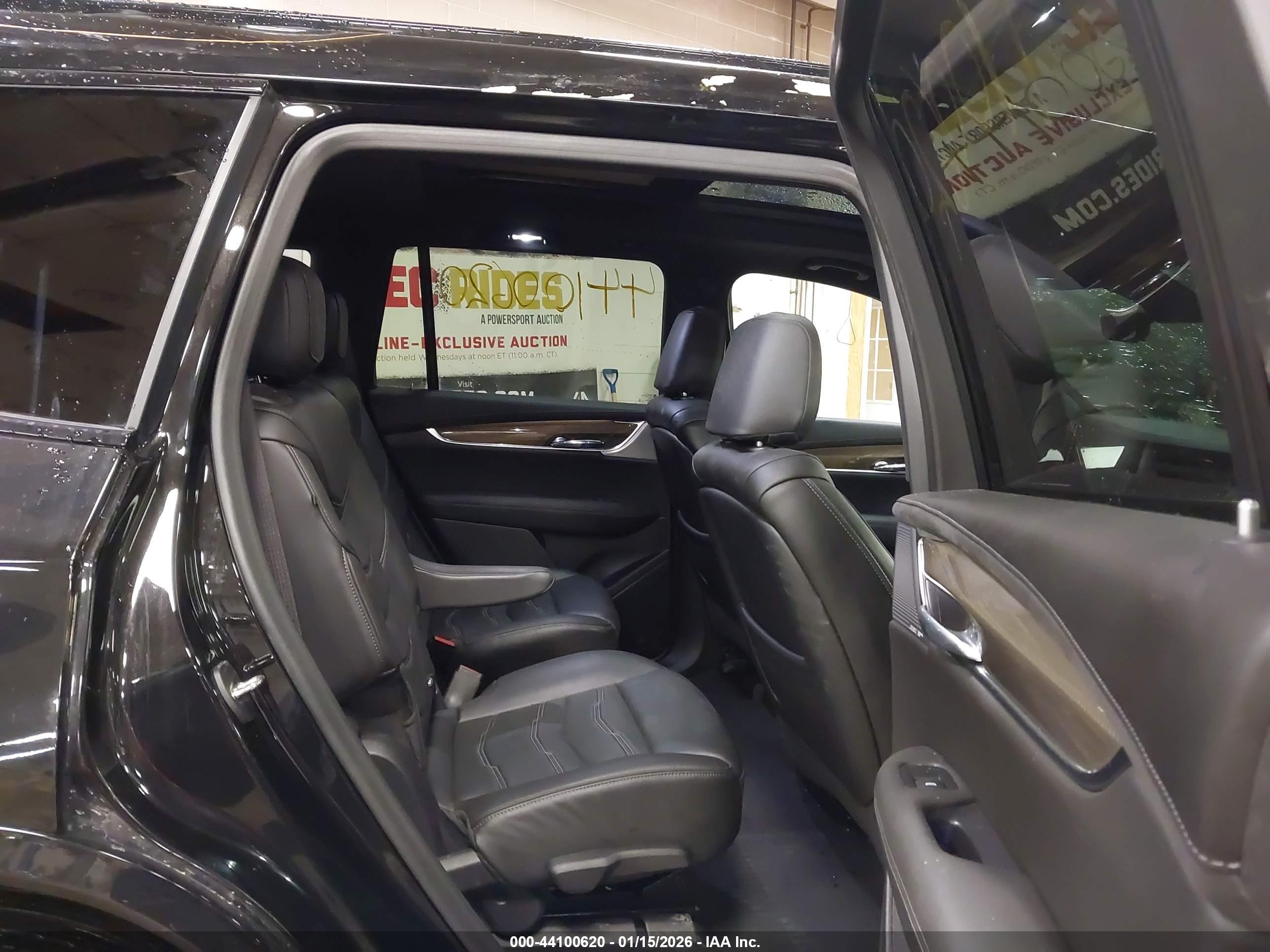 CADILLAC XT6 image 8