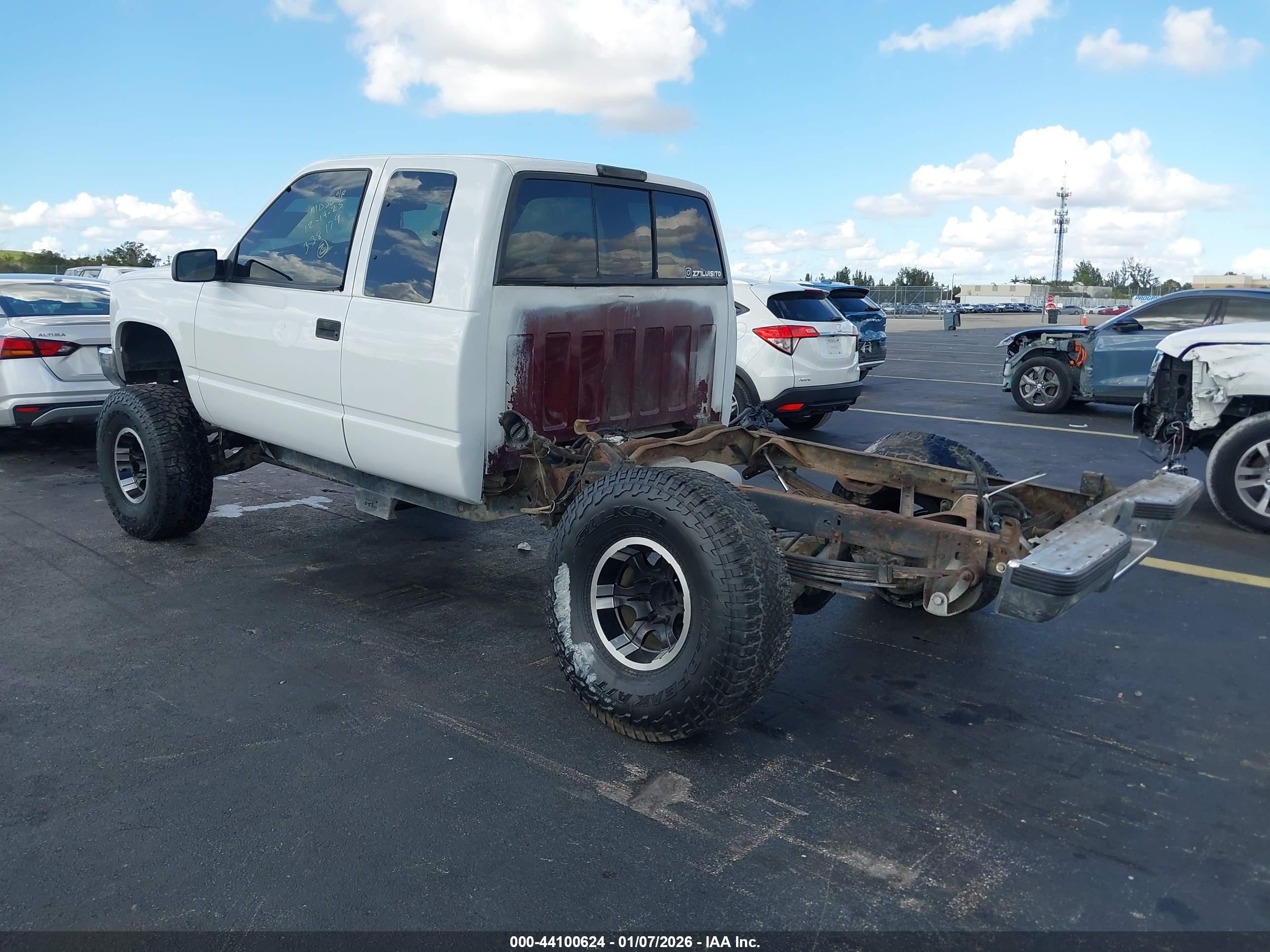CHEVROLET K1500 image 3