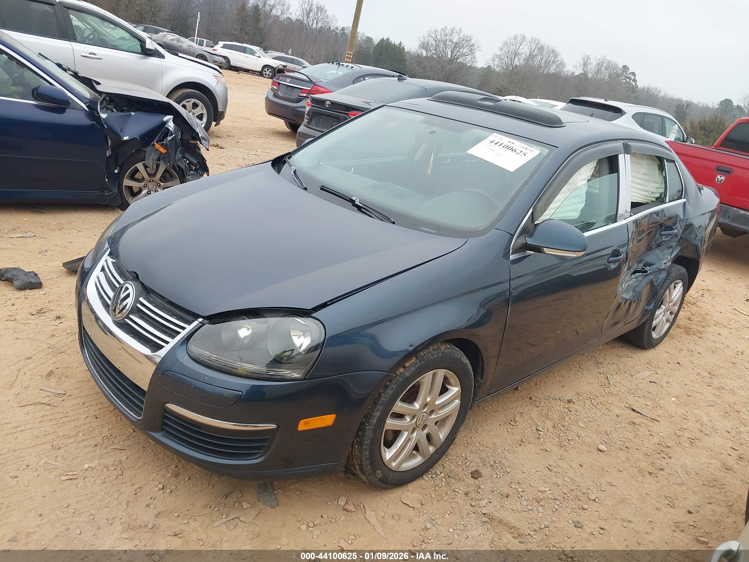 VOLKSWAGEN JETTA image 2