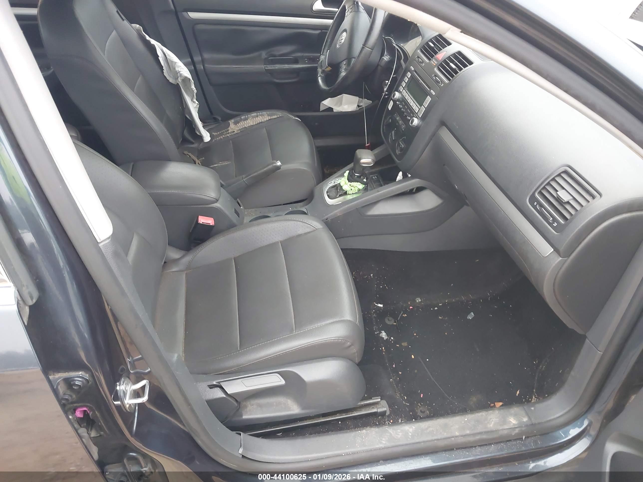 VOLKSWAGEN JETTA image 5