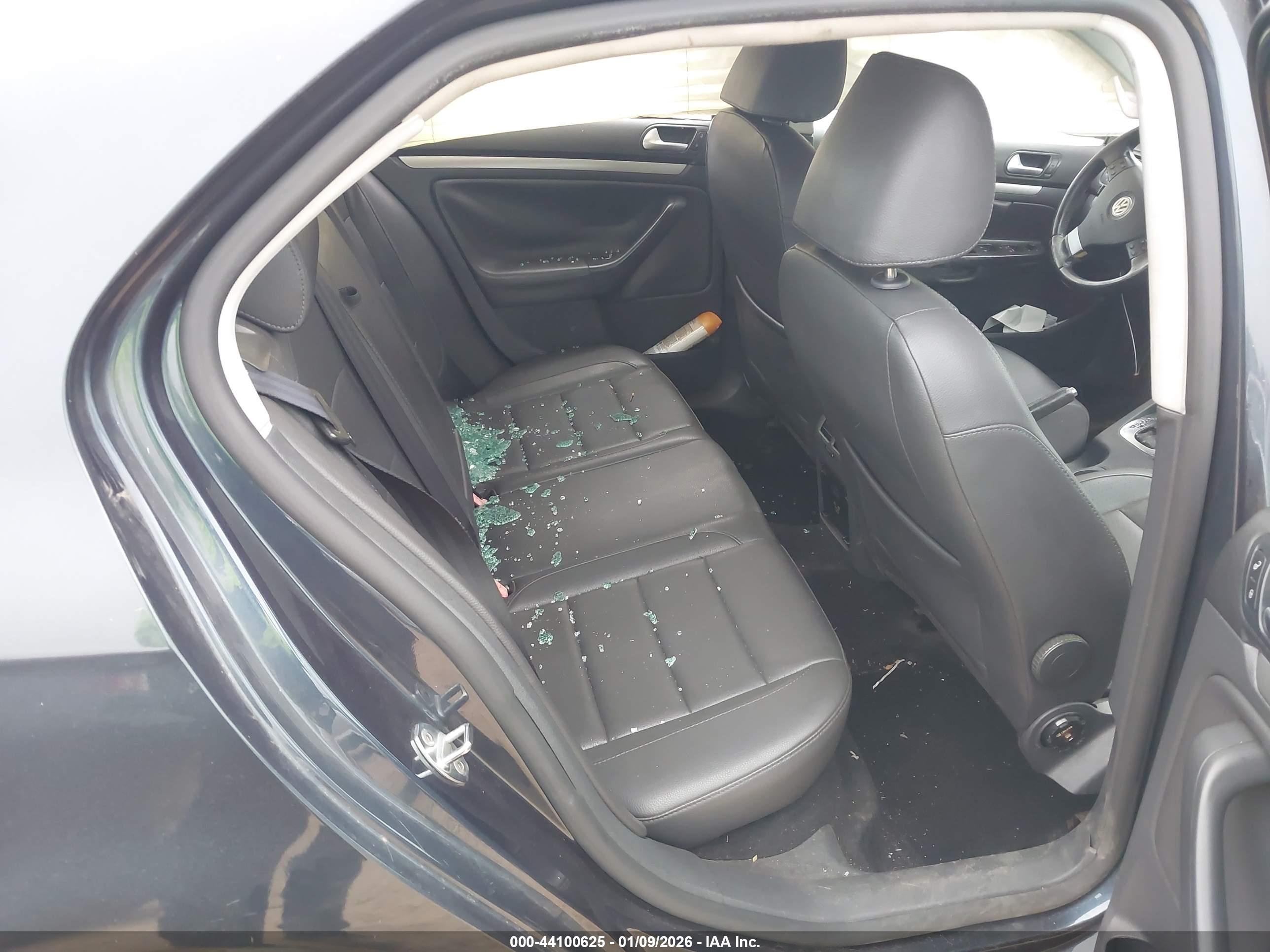 VOLKSWAGEN JETTA image 8