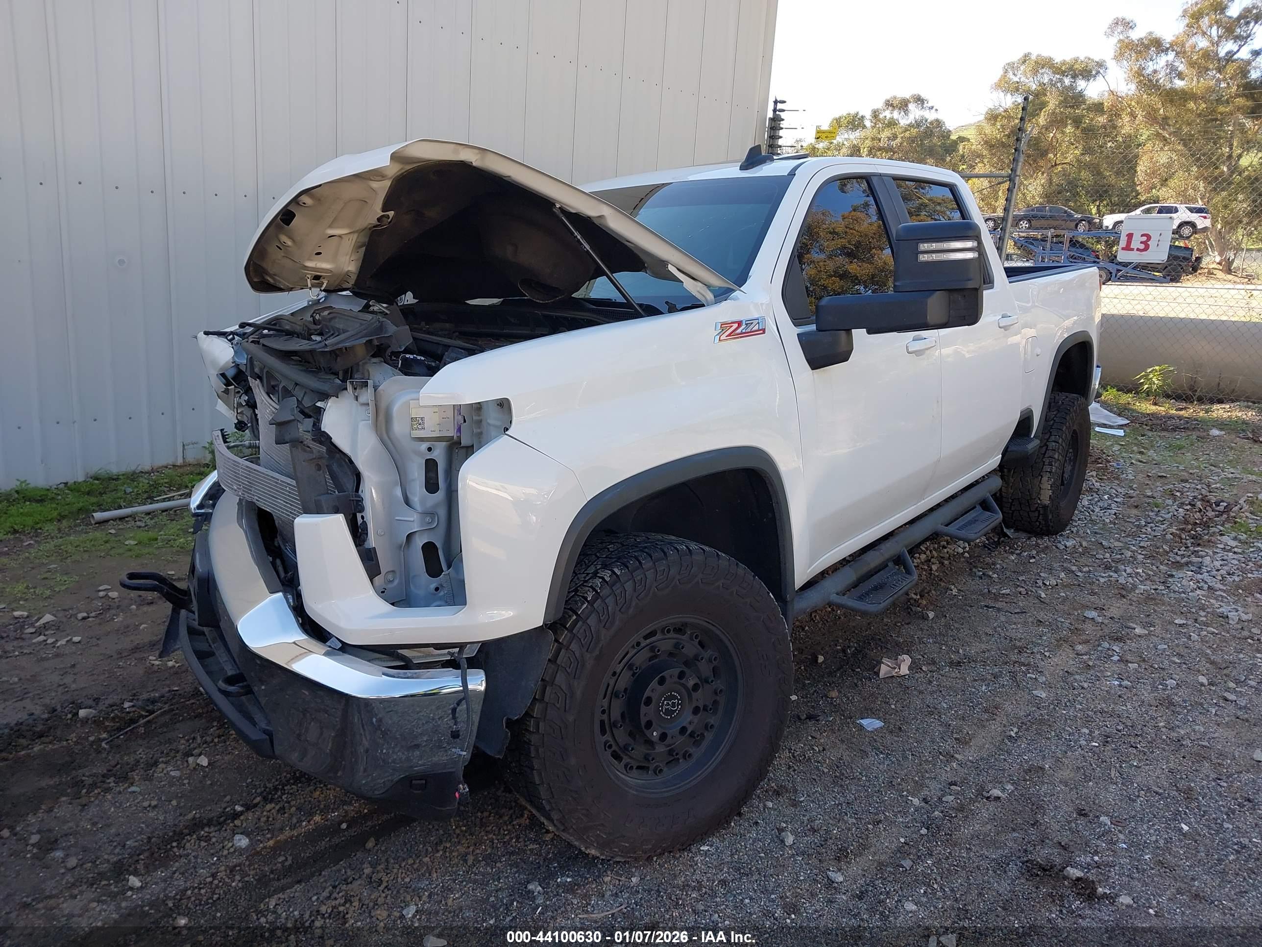 CHEVROLET SILVERADO image 2