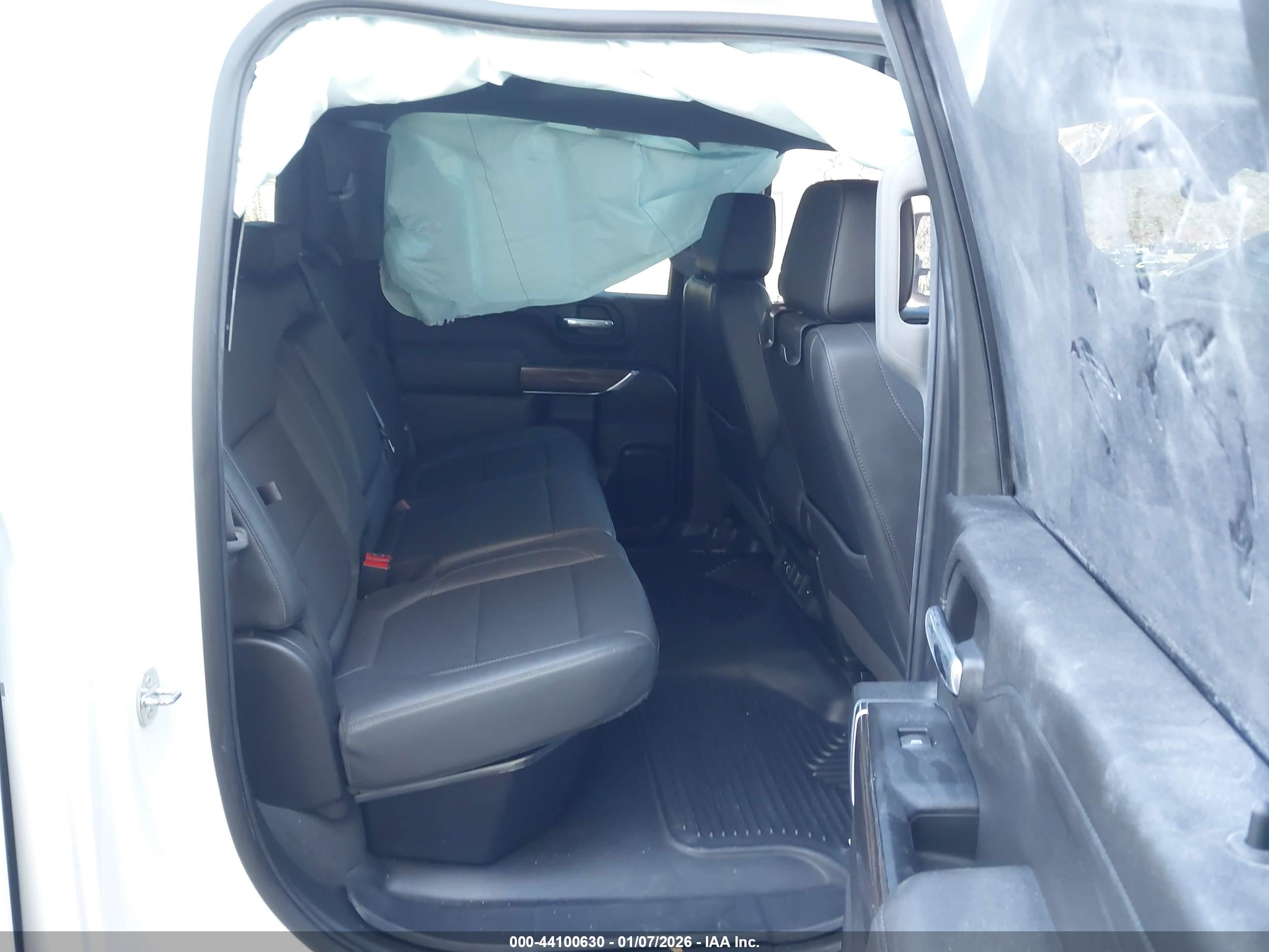 CHEVROLET SILVERADO image 7