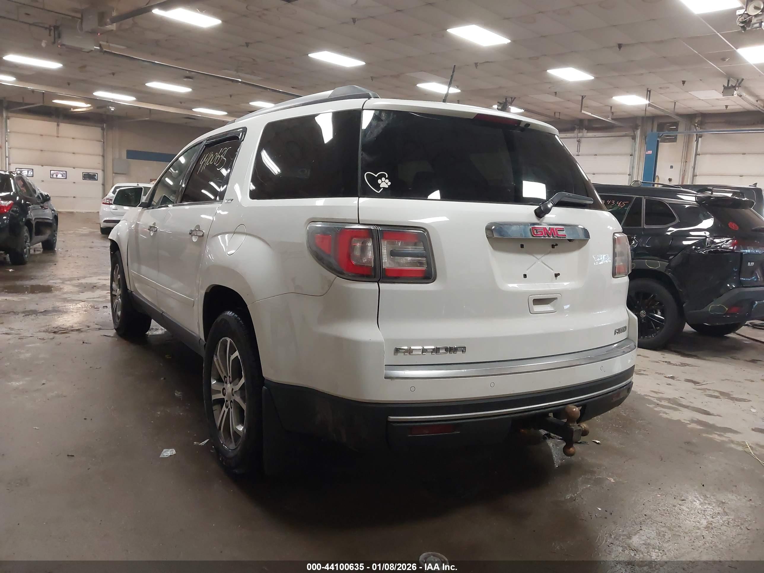 GMC ACADIA image 3