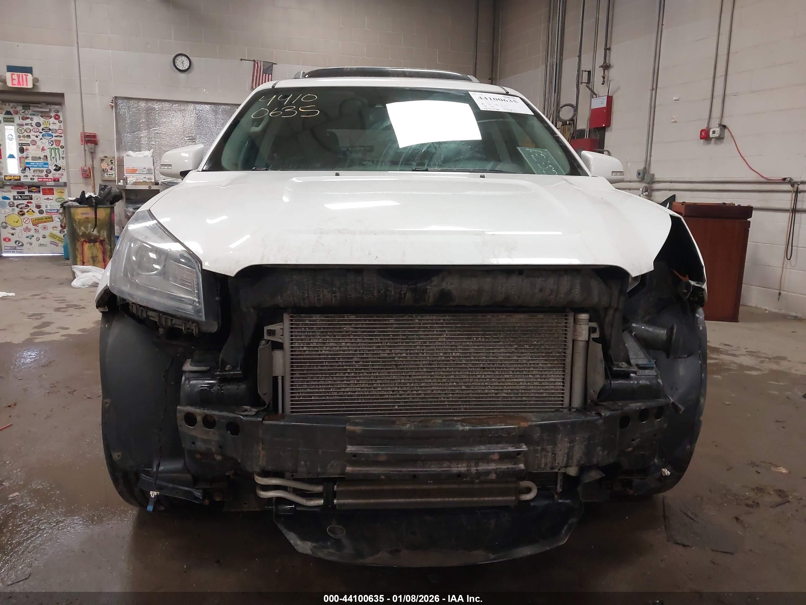 GMC ACADIA image 6