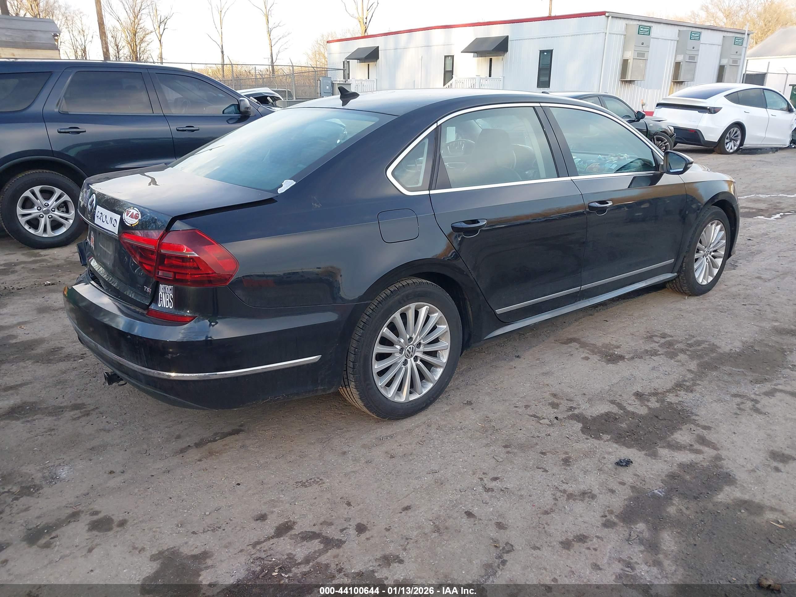 VOLKSWAGEN PASSAT image 4
