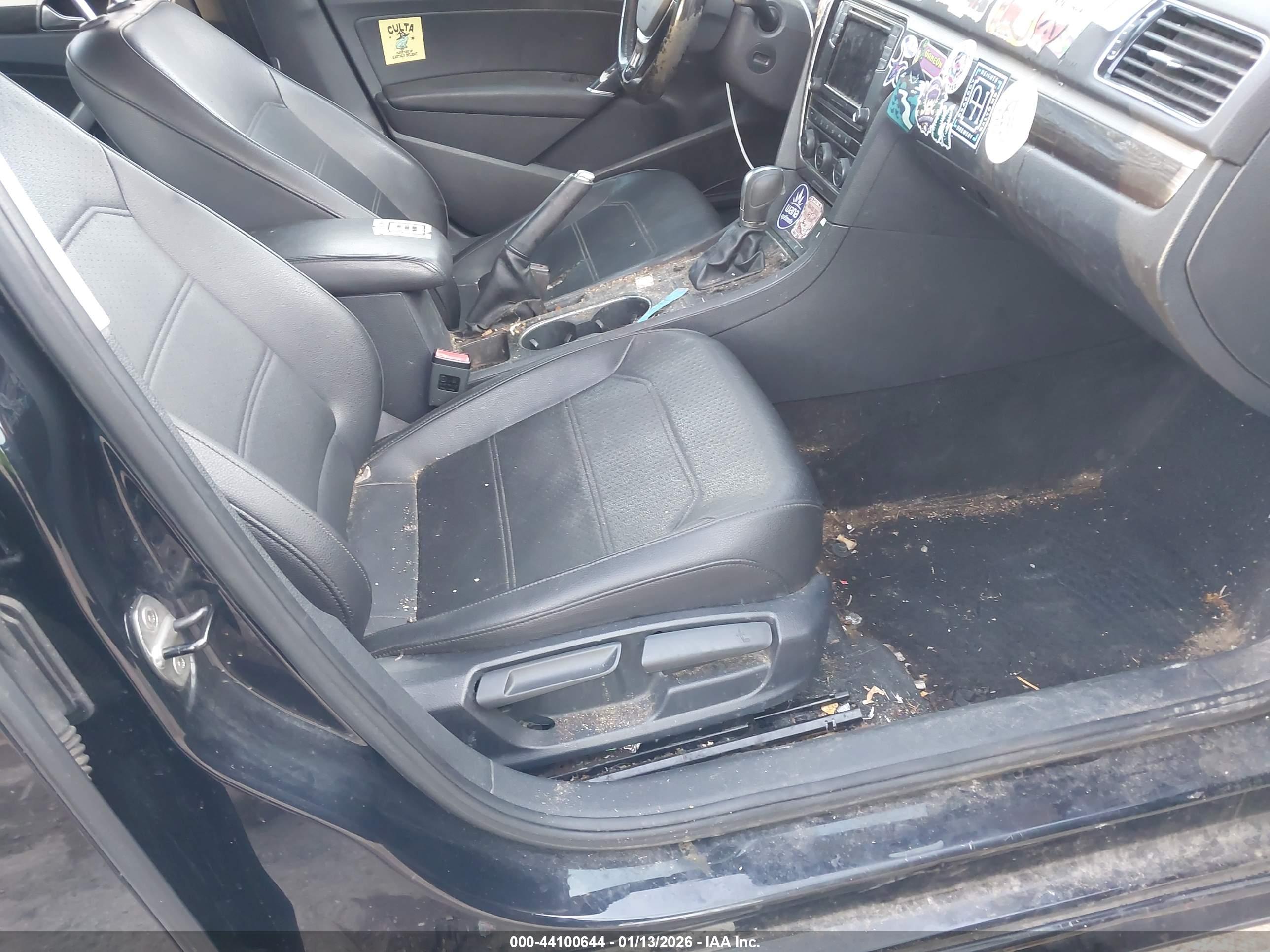 VOLKSWAGEN PASSAT image 5