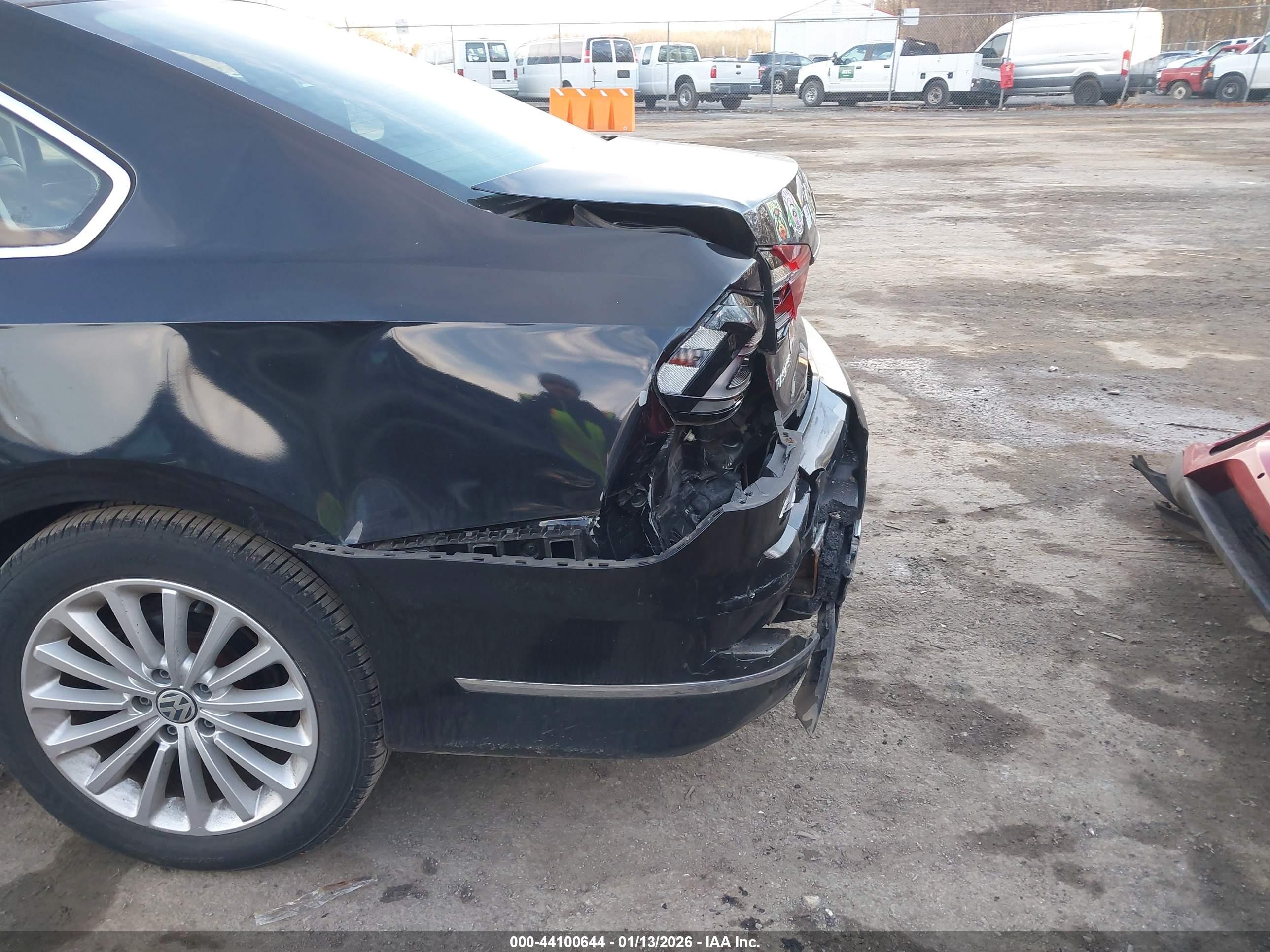 VOLKSWAGEN PASSAT image 6
