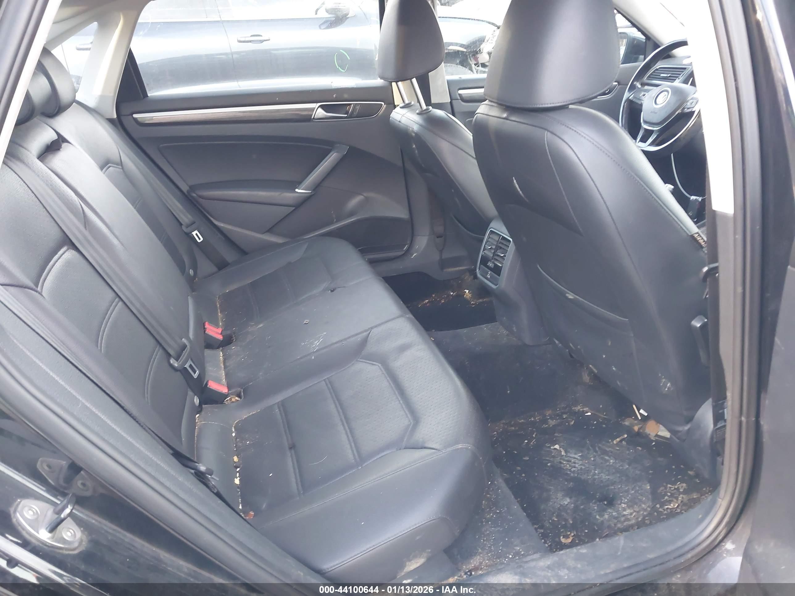 VOLKSWAGEN PASSAT image 8