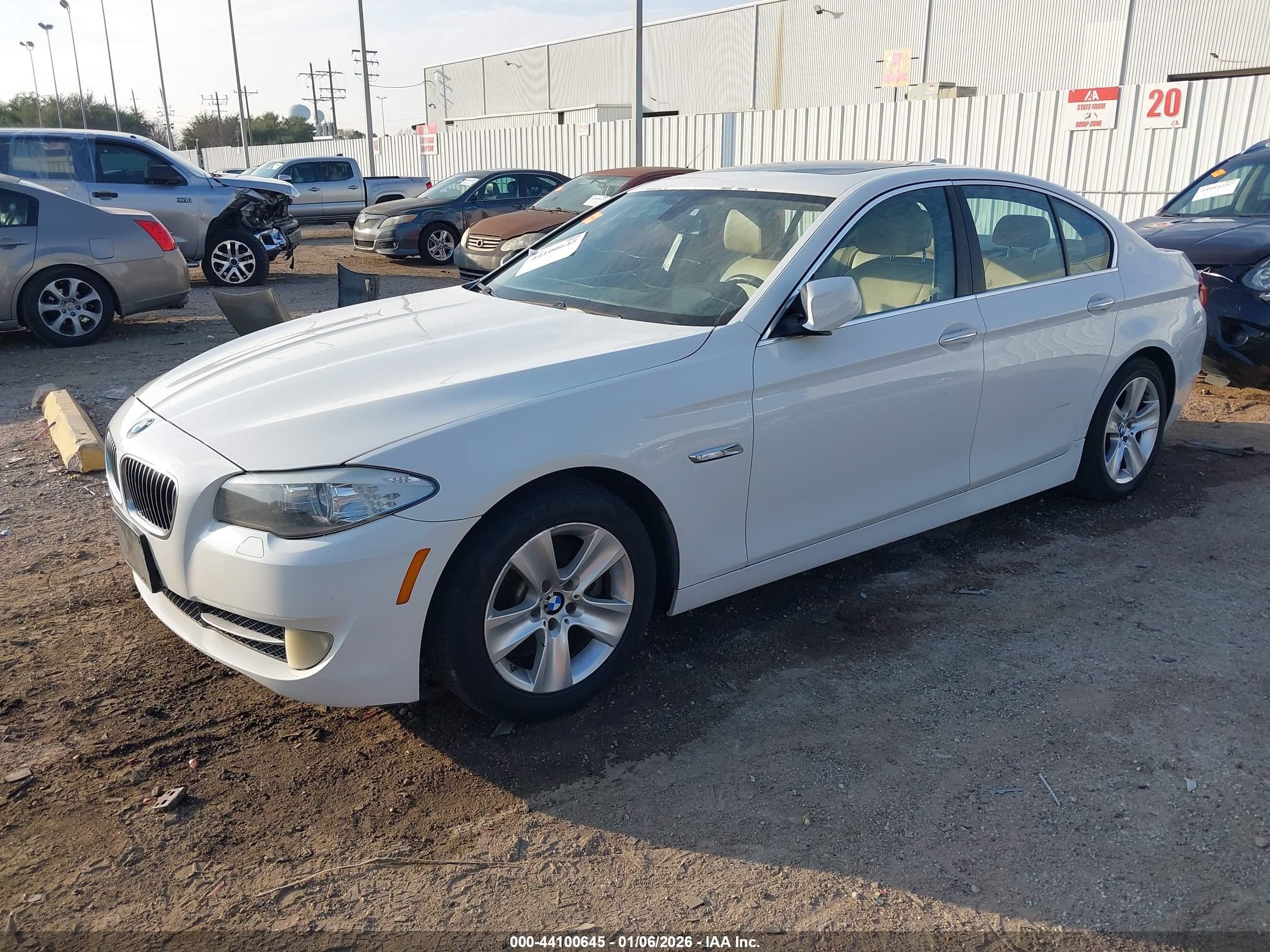 BMW 528I image 2