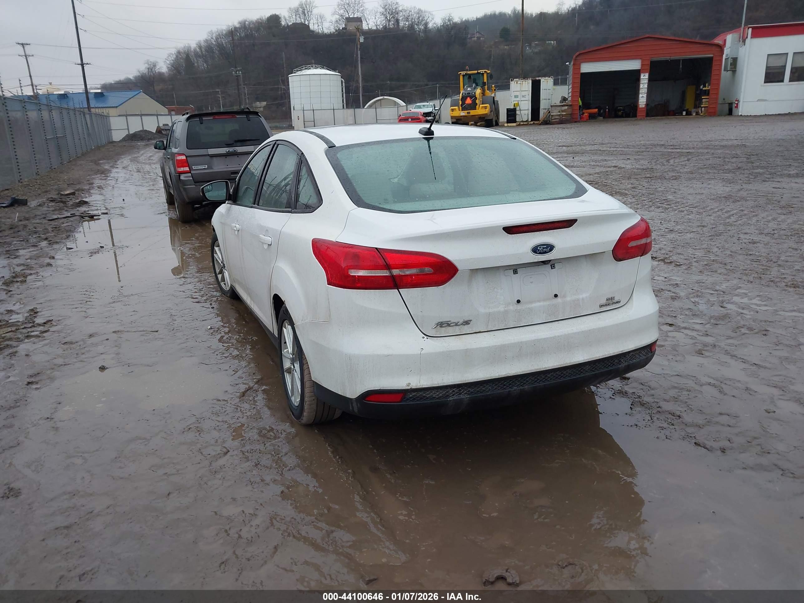 FORD FOCUS image 3