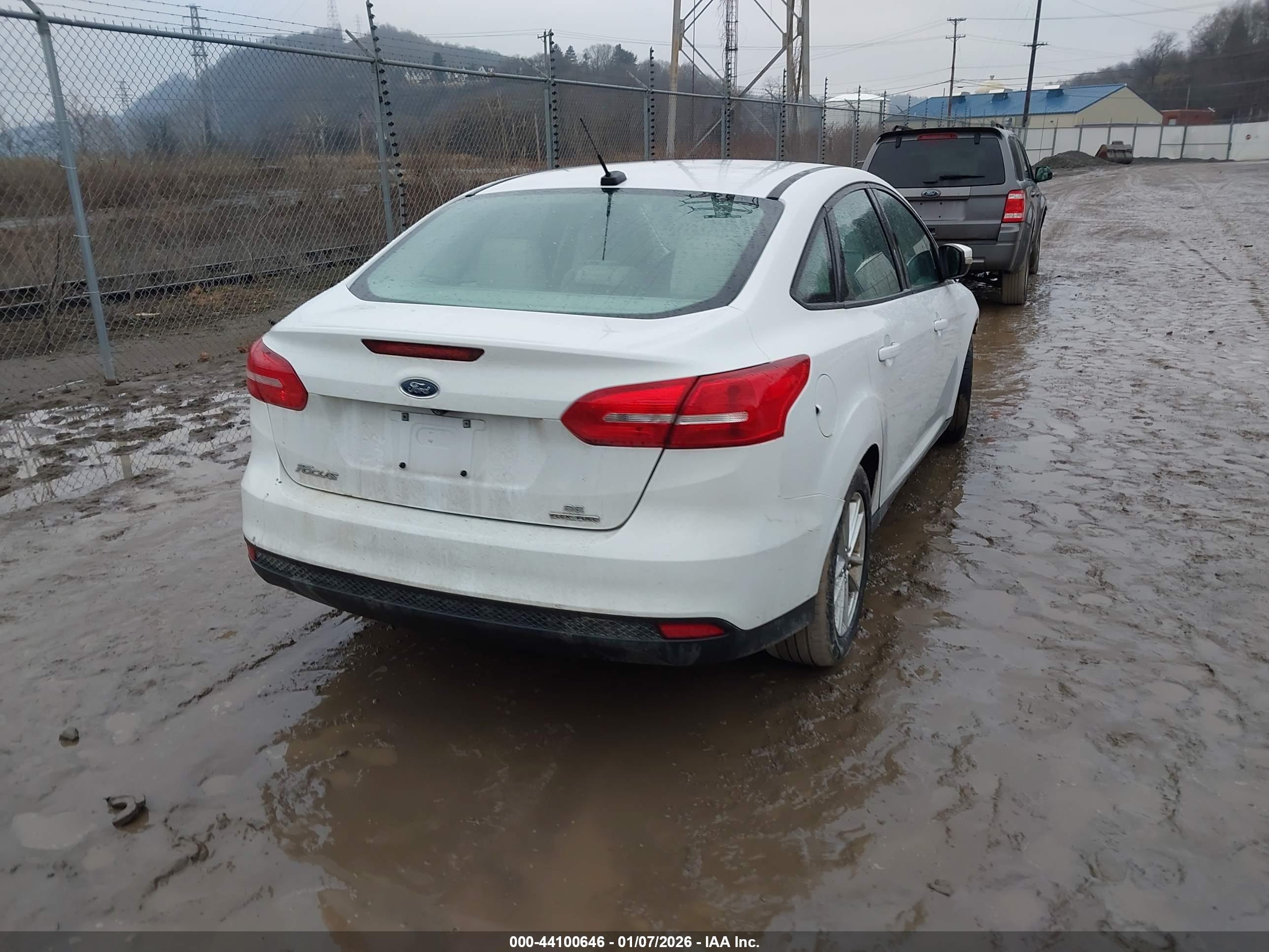 FORD FOCUS image 4