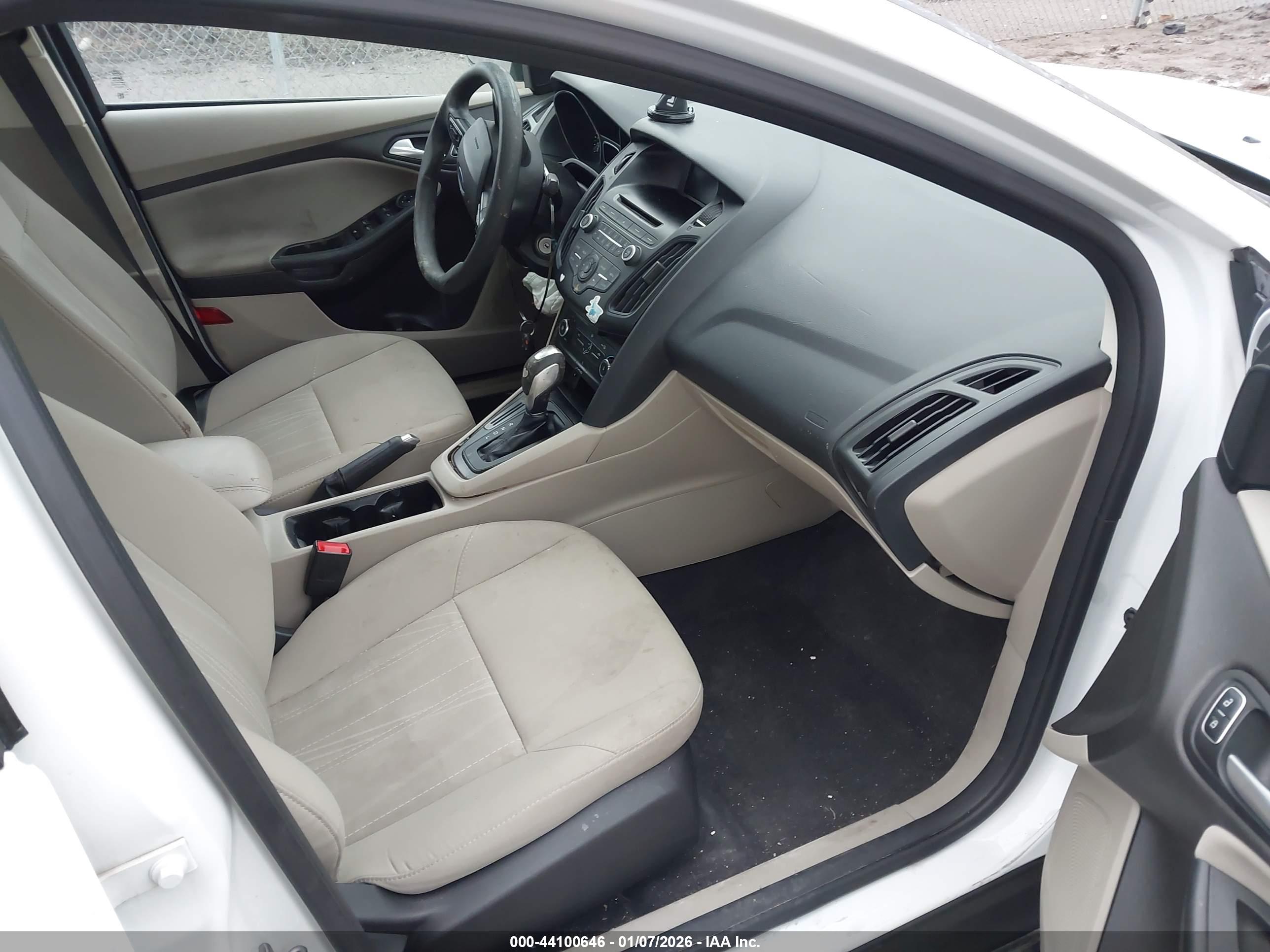 FORD FOCUS image 5