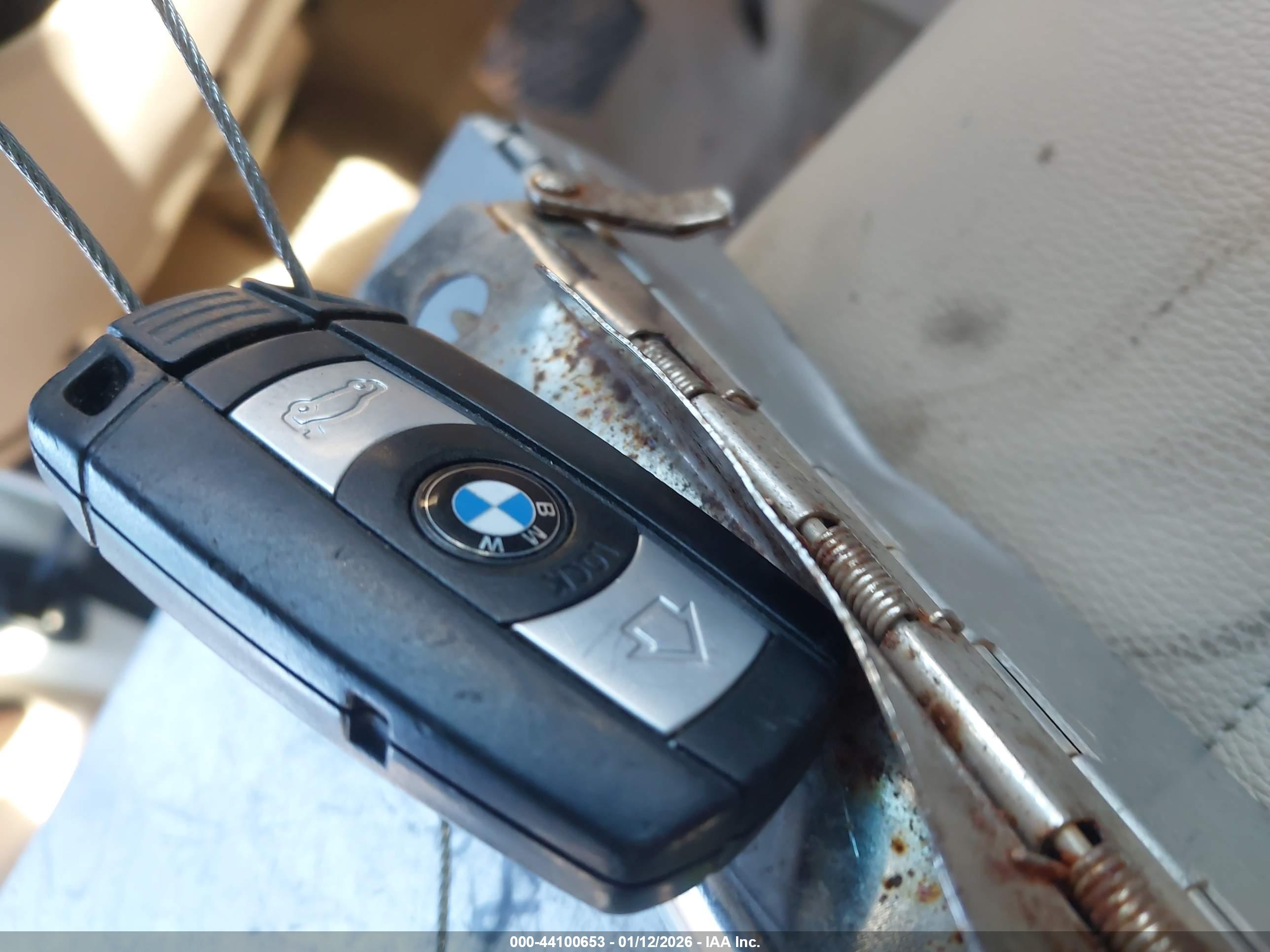 BMW 328I image 11
