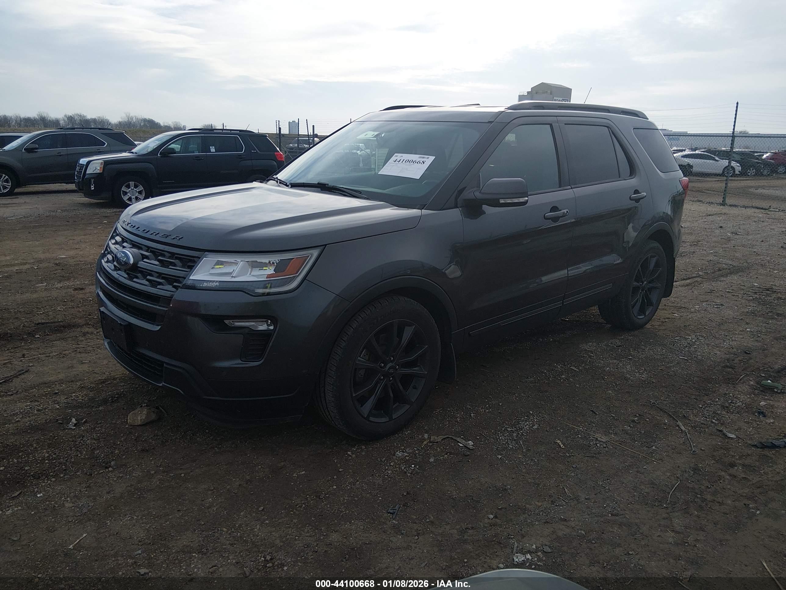 FORD EXPLORER image 2