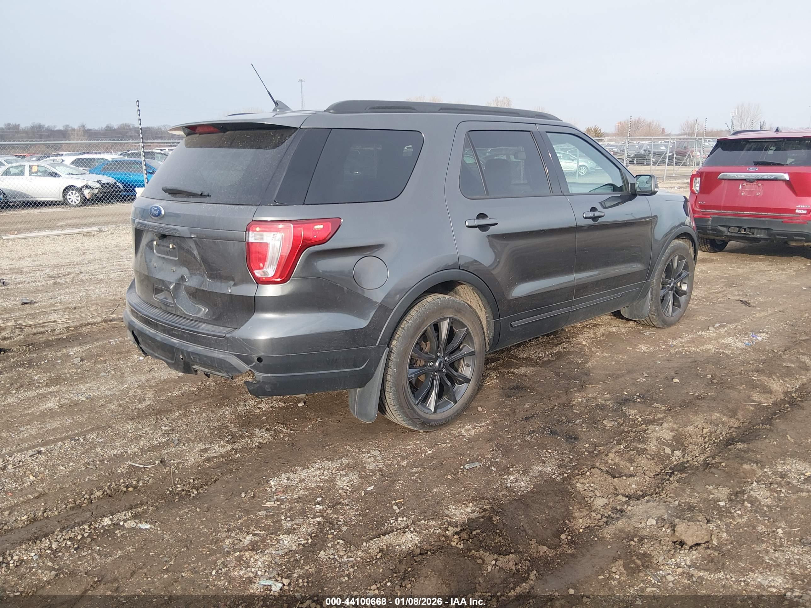 FORD EXPLORER image 4