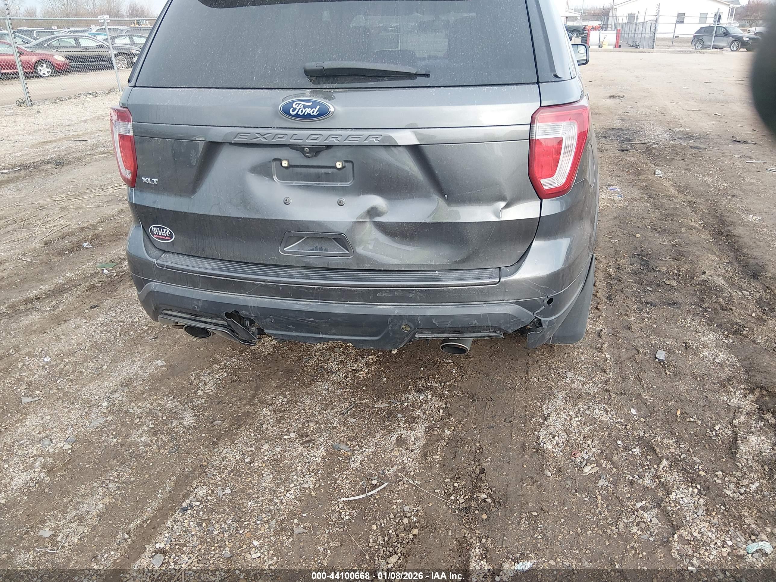 FORD EXPLORER image 6