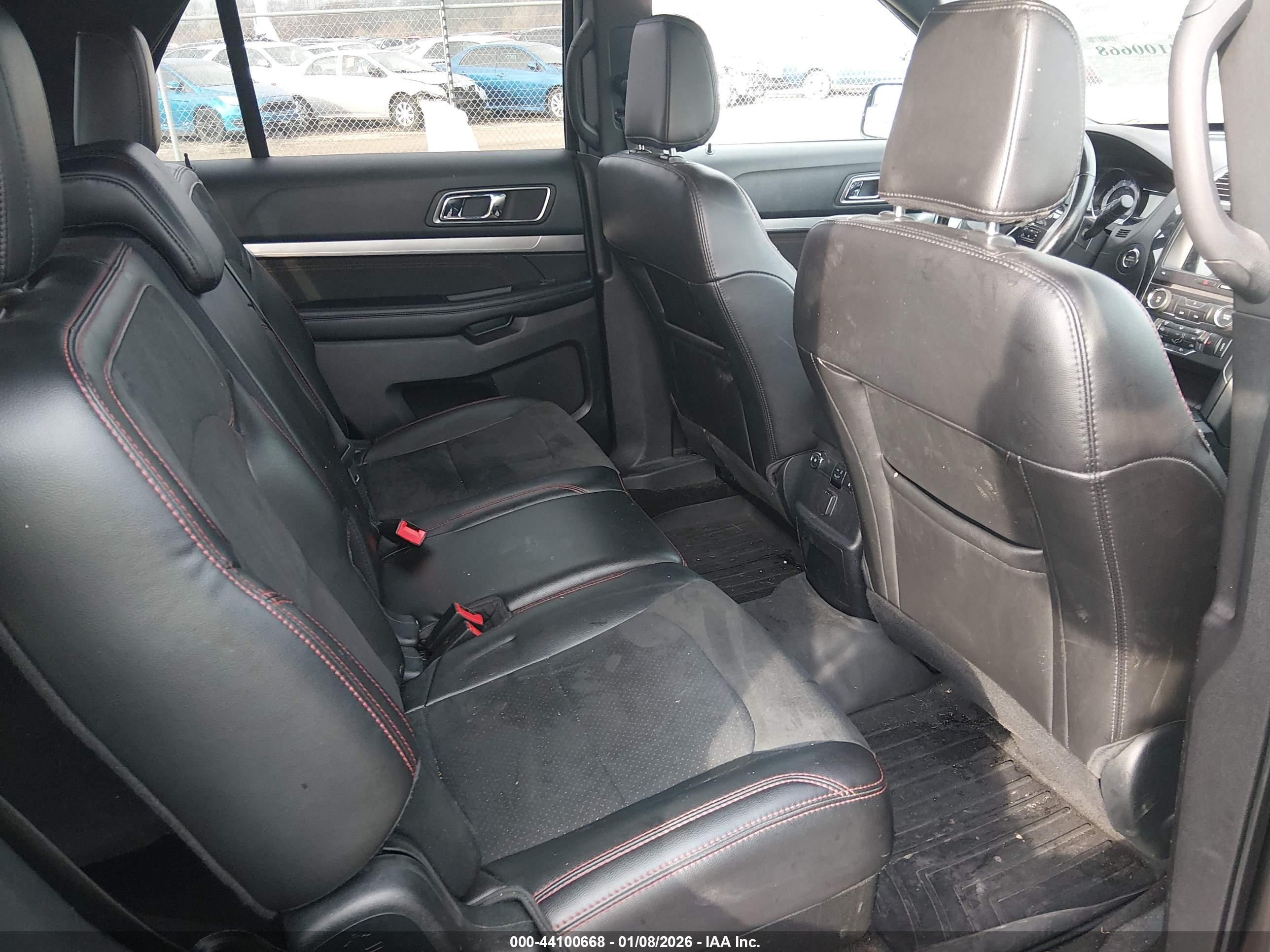FORD EXPLORER image 8