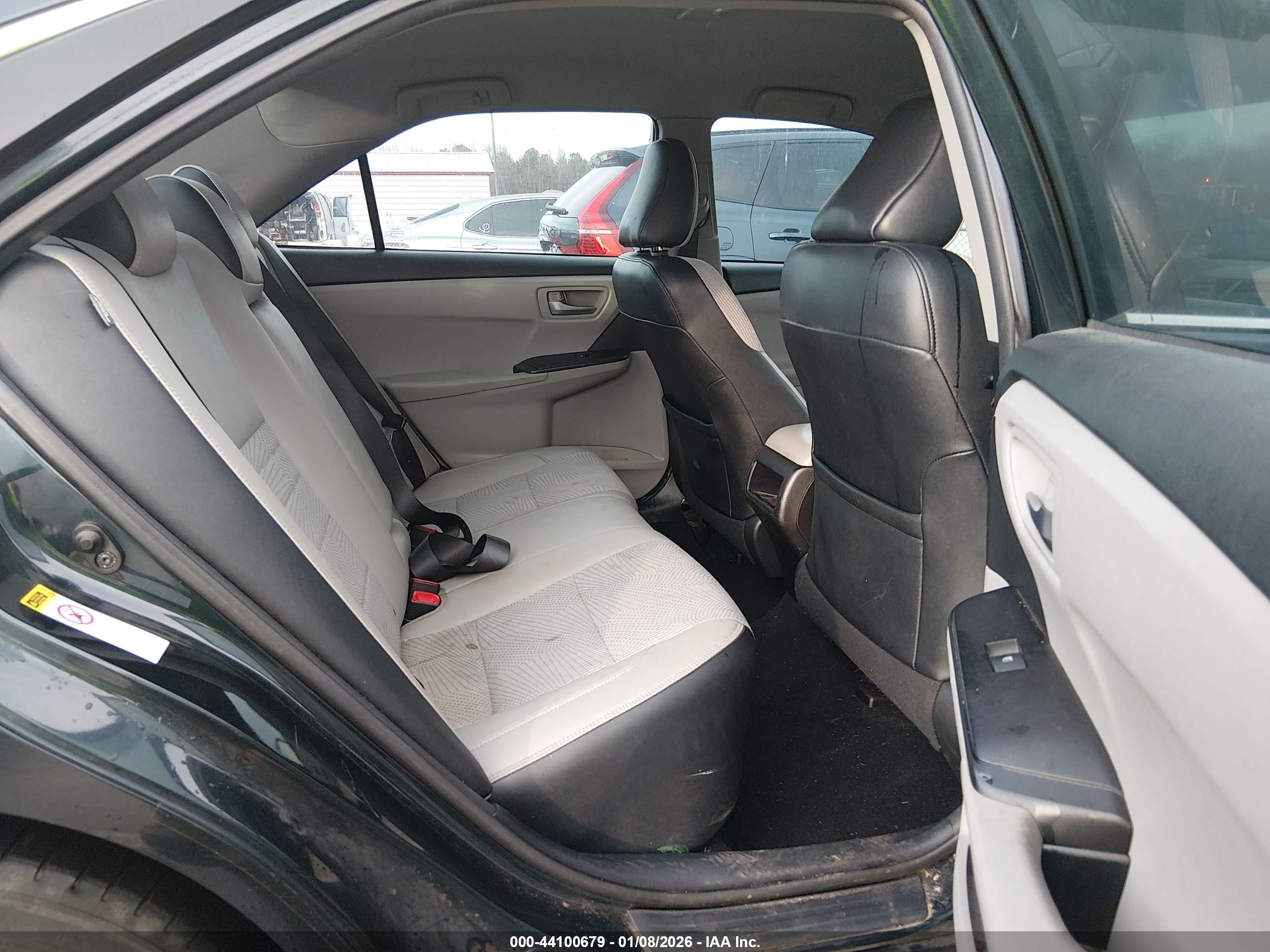 TOYOTA CAMRY image 8