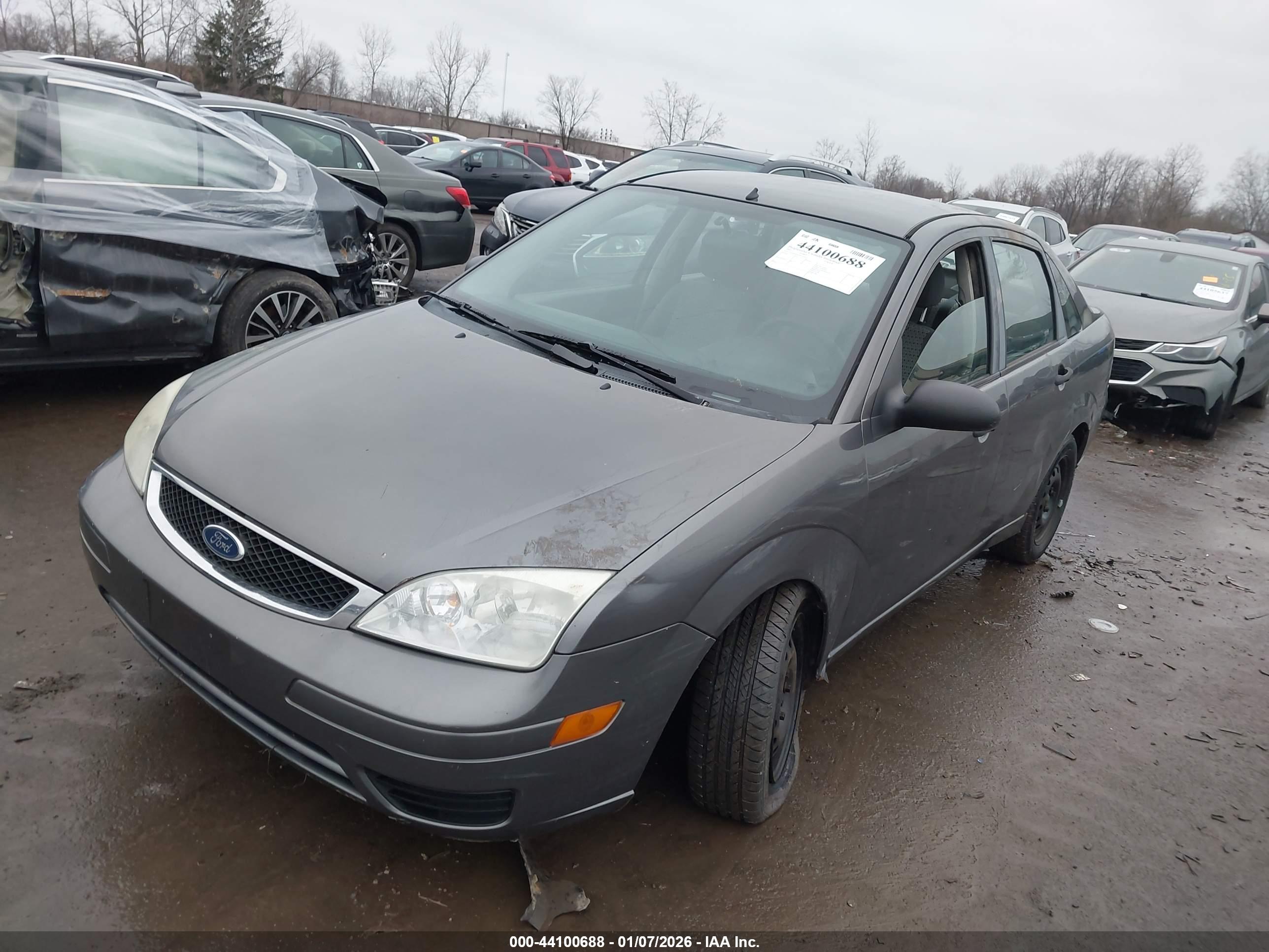 FORD FOCUS image 2