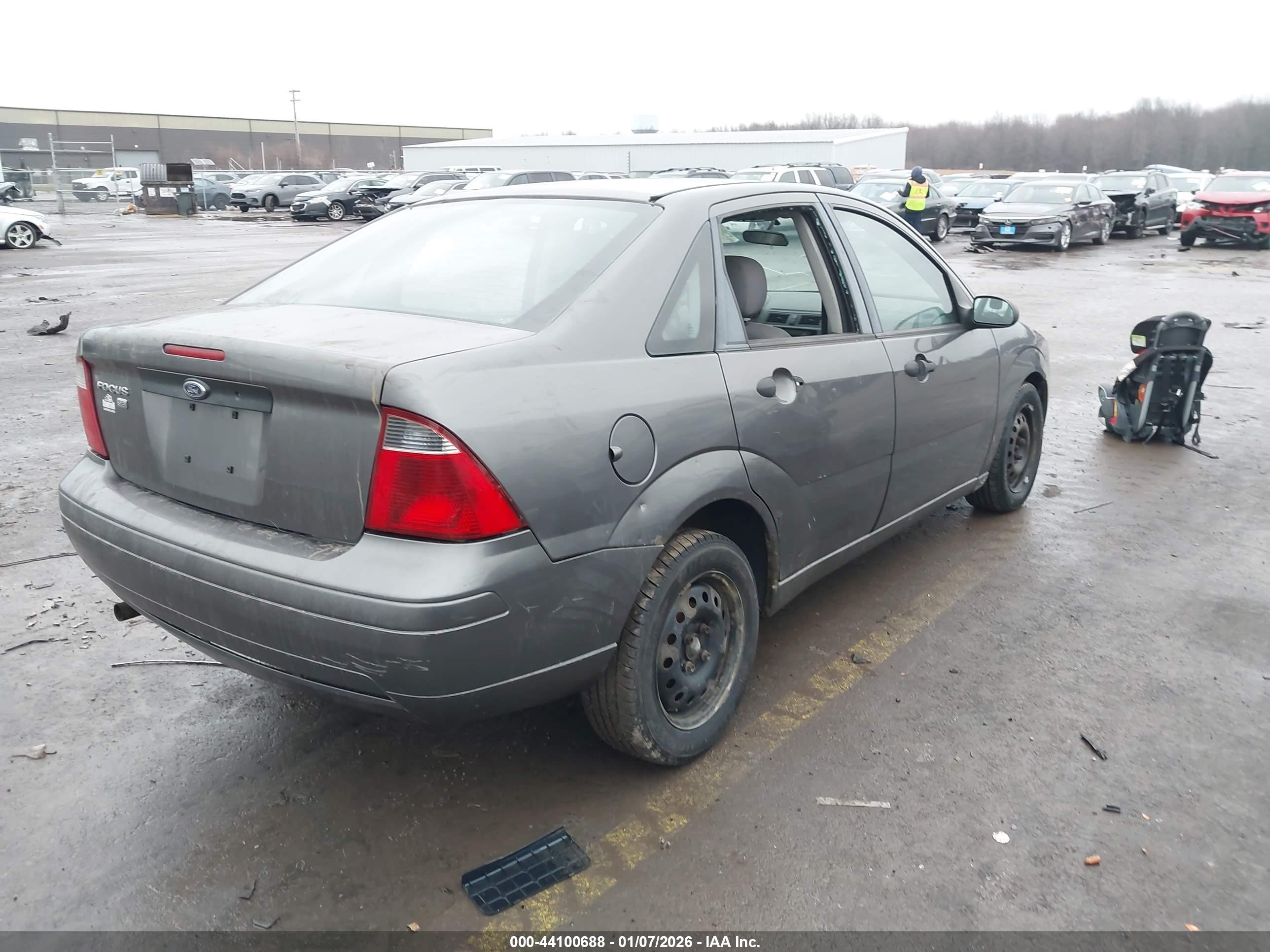 FORD FOCUS image 4