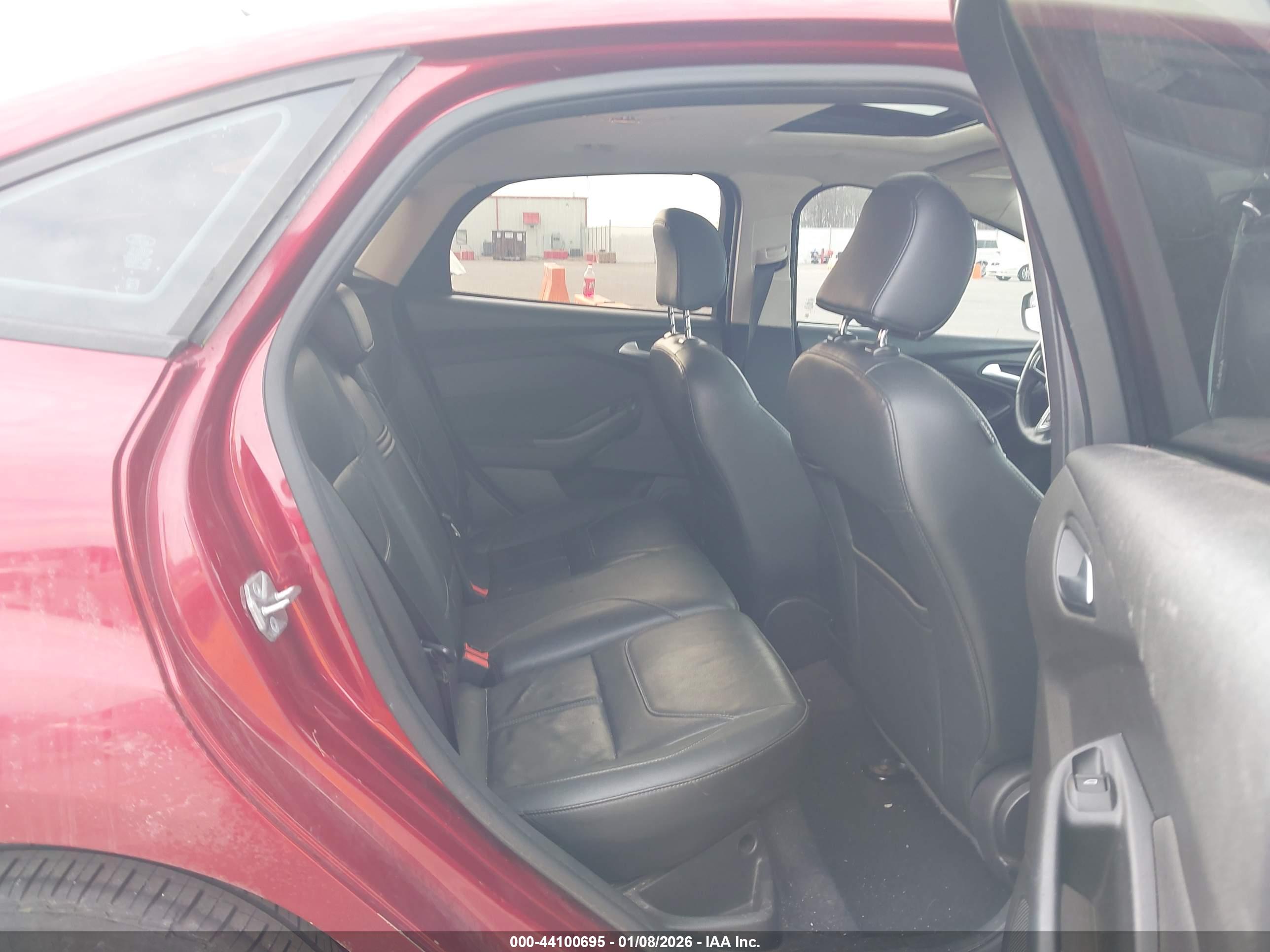 FORD FOCUS image 8