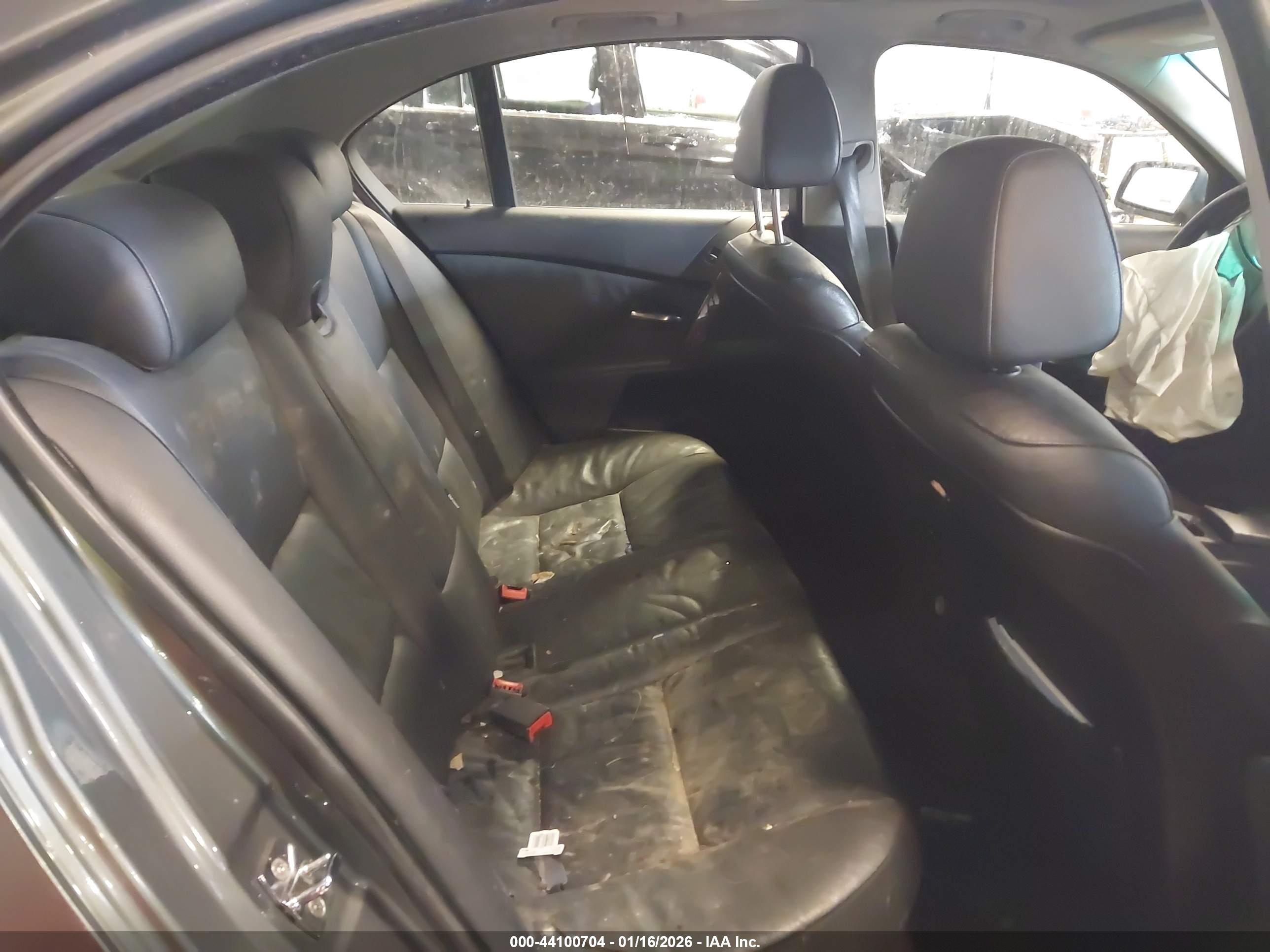 BMW 525XI image 8