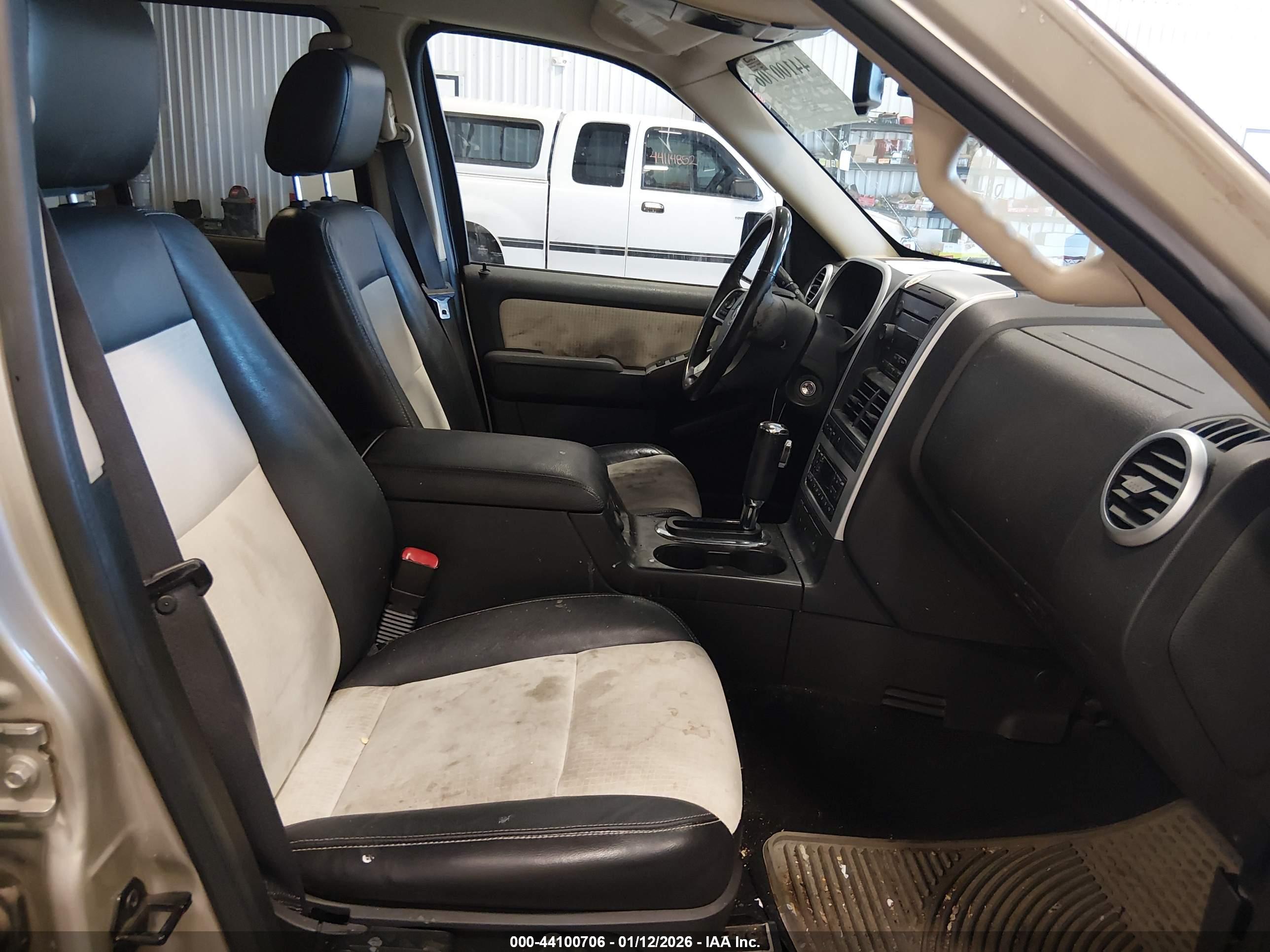 MERCURY MOUNTAINEER image 5
