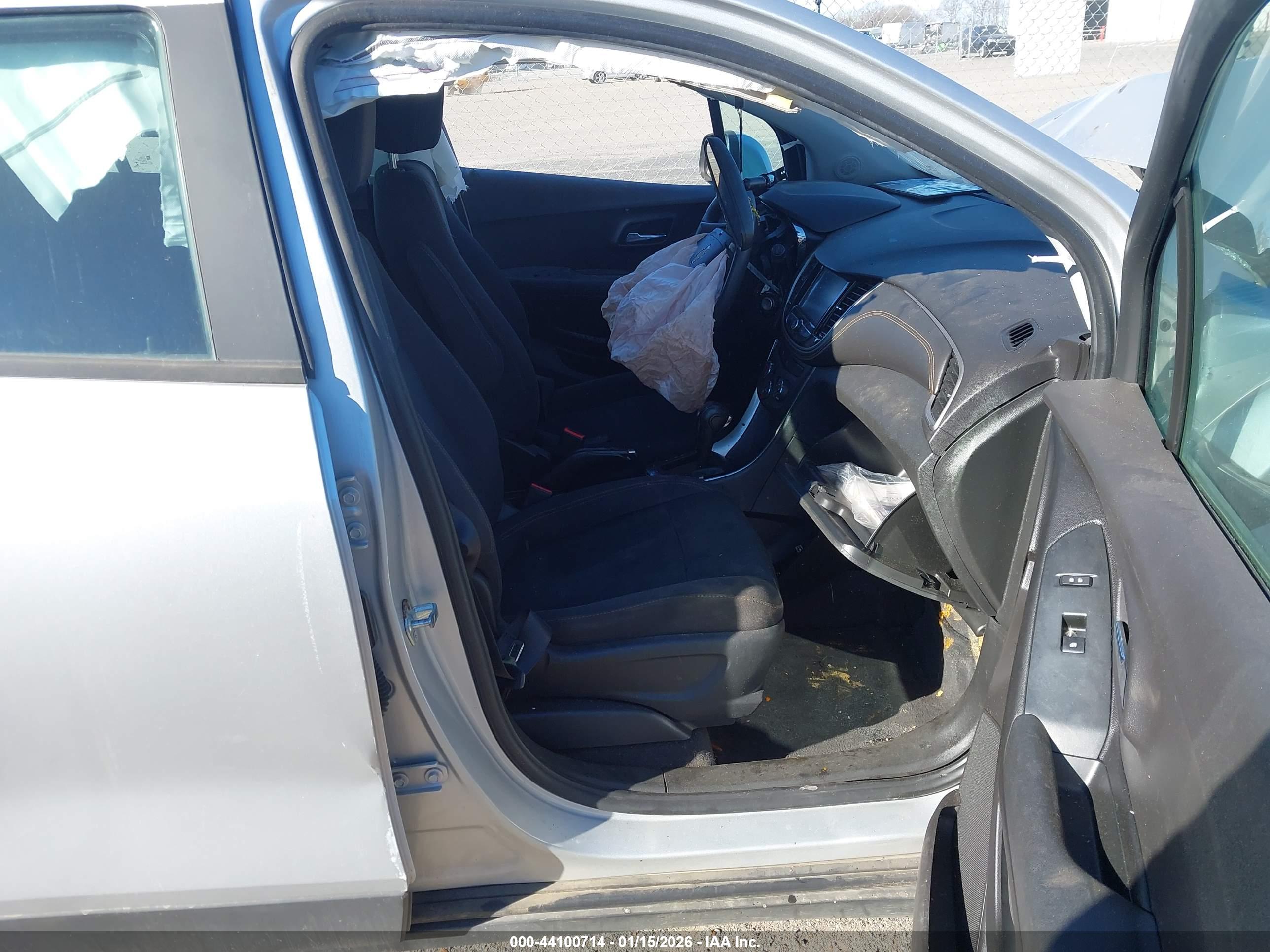 CHEVROLET TRAX image 5