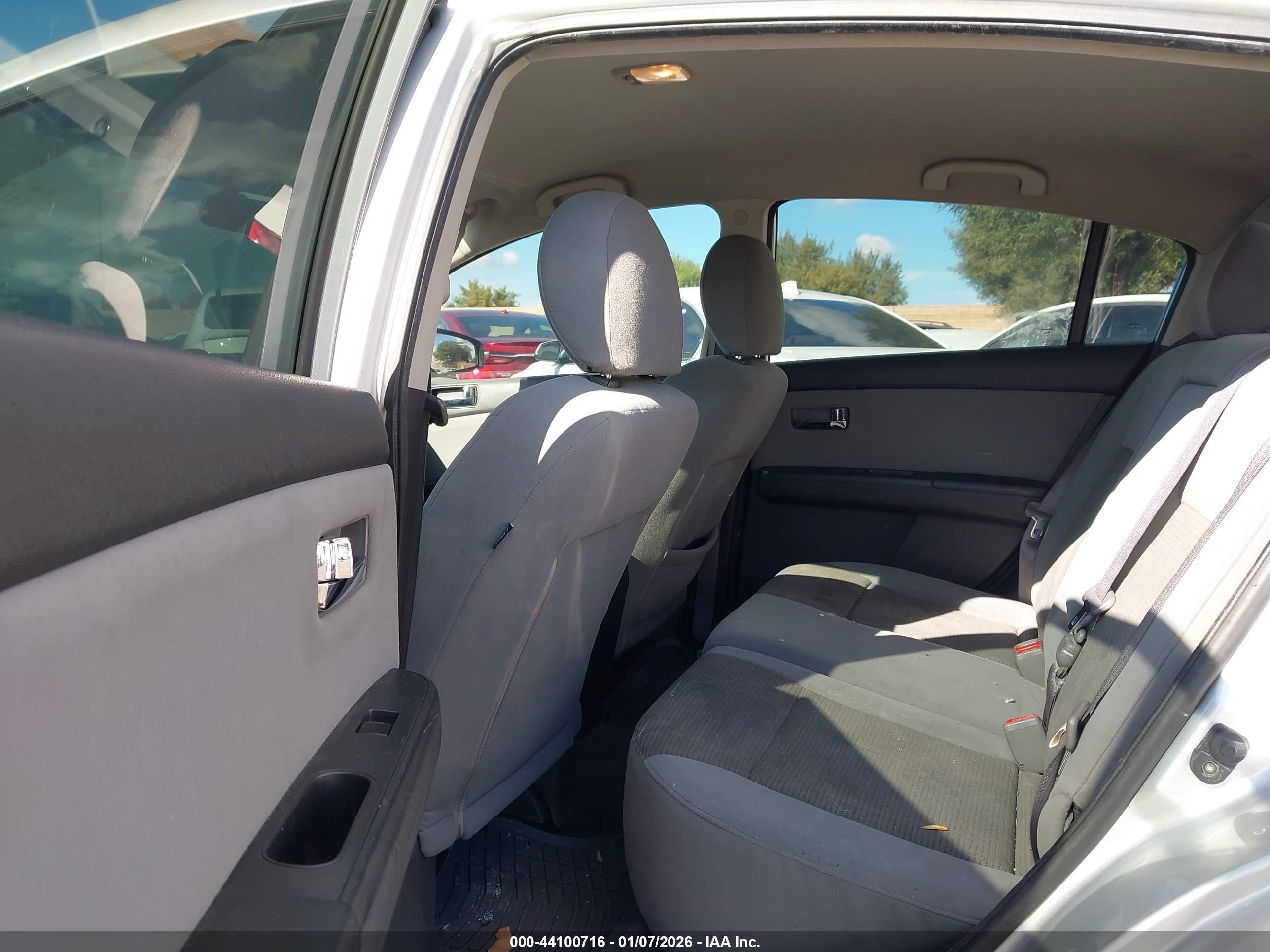 NISSAN SENTRA image 8